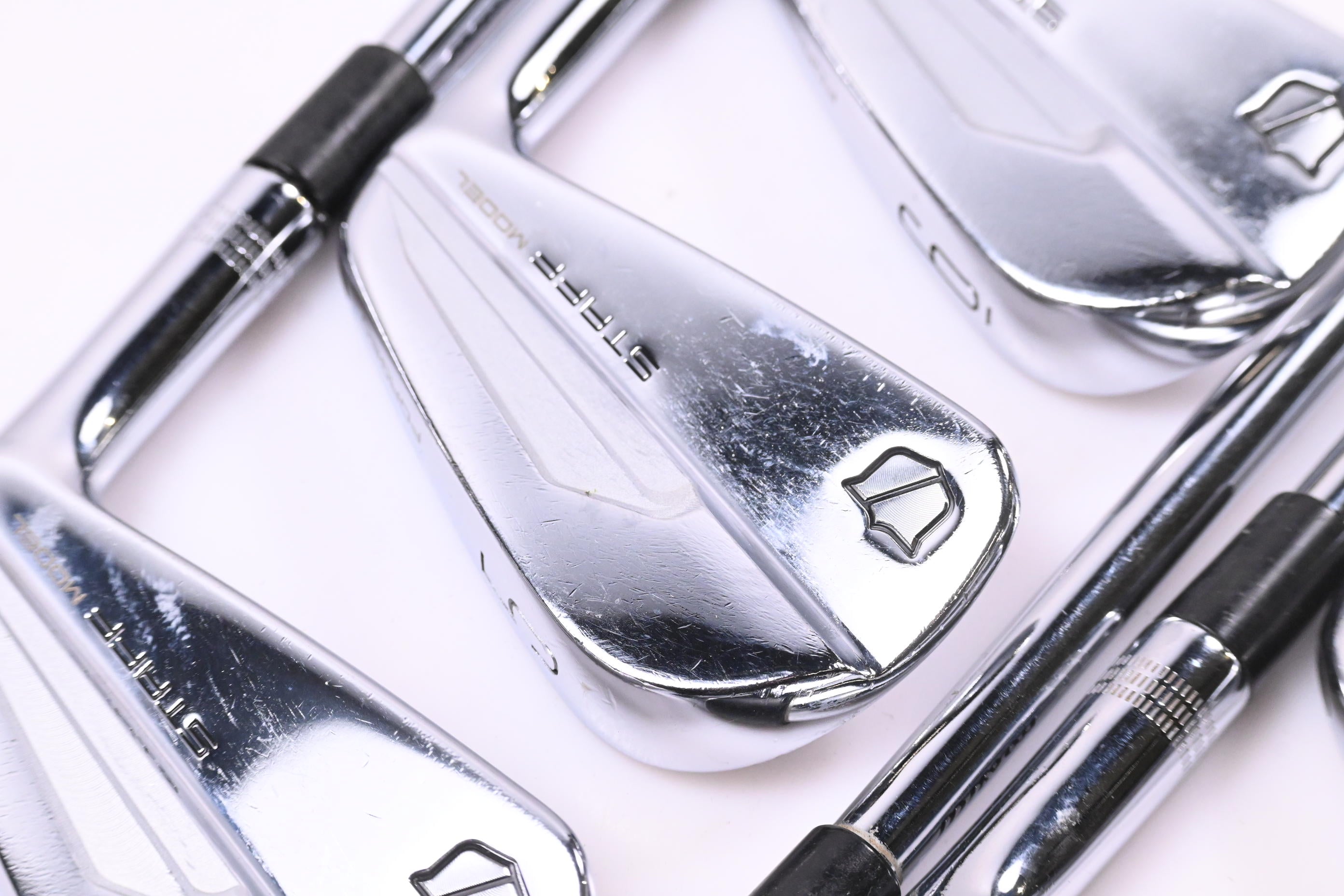 Wilson Staff Model Blade 2024 Irons / 4-PW / X-Flex Project X Shafts