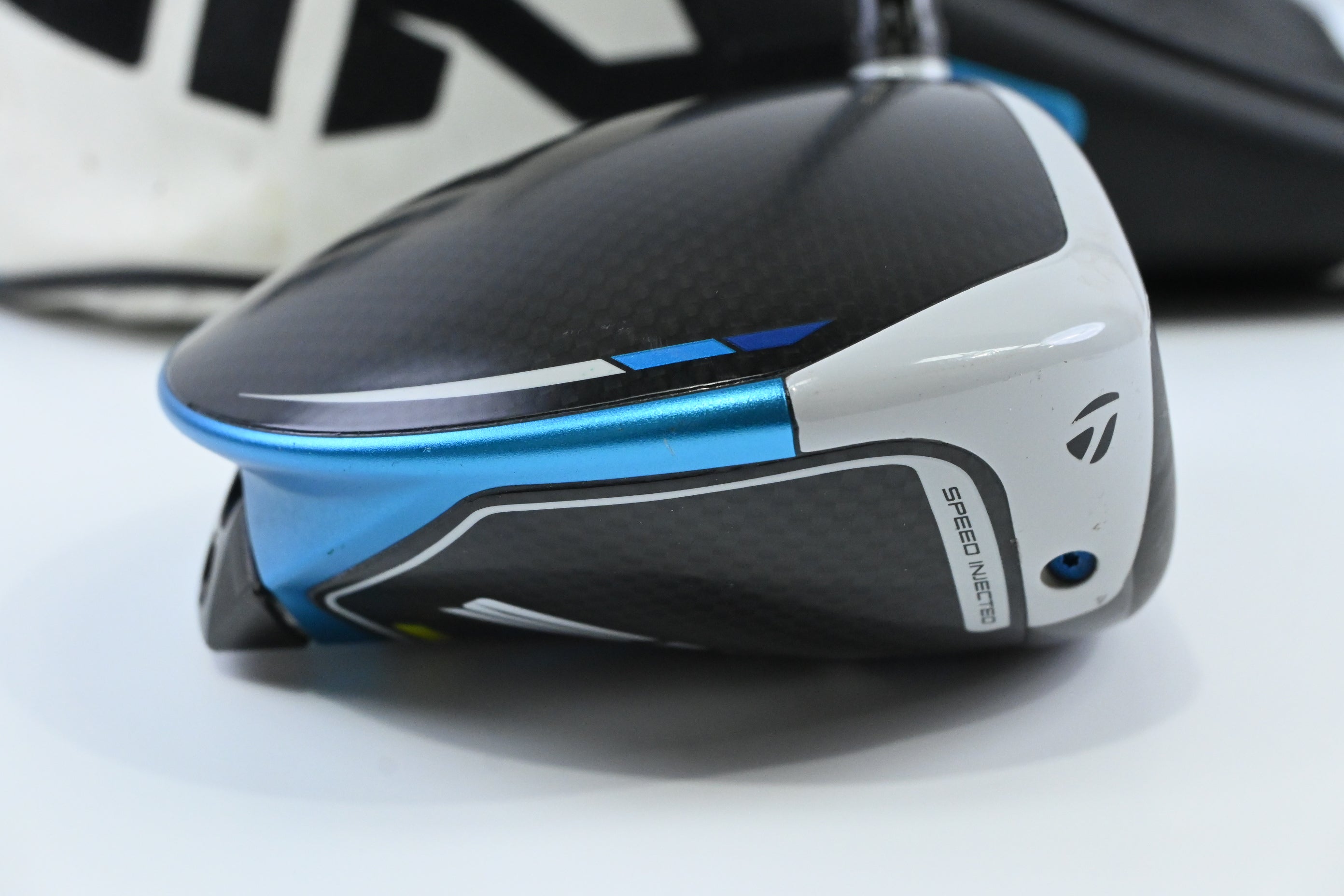 Taylormade SIM2 Max Driver / 10.5 Degree / Stiff Flex Kai'li Red 60 Shaft