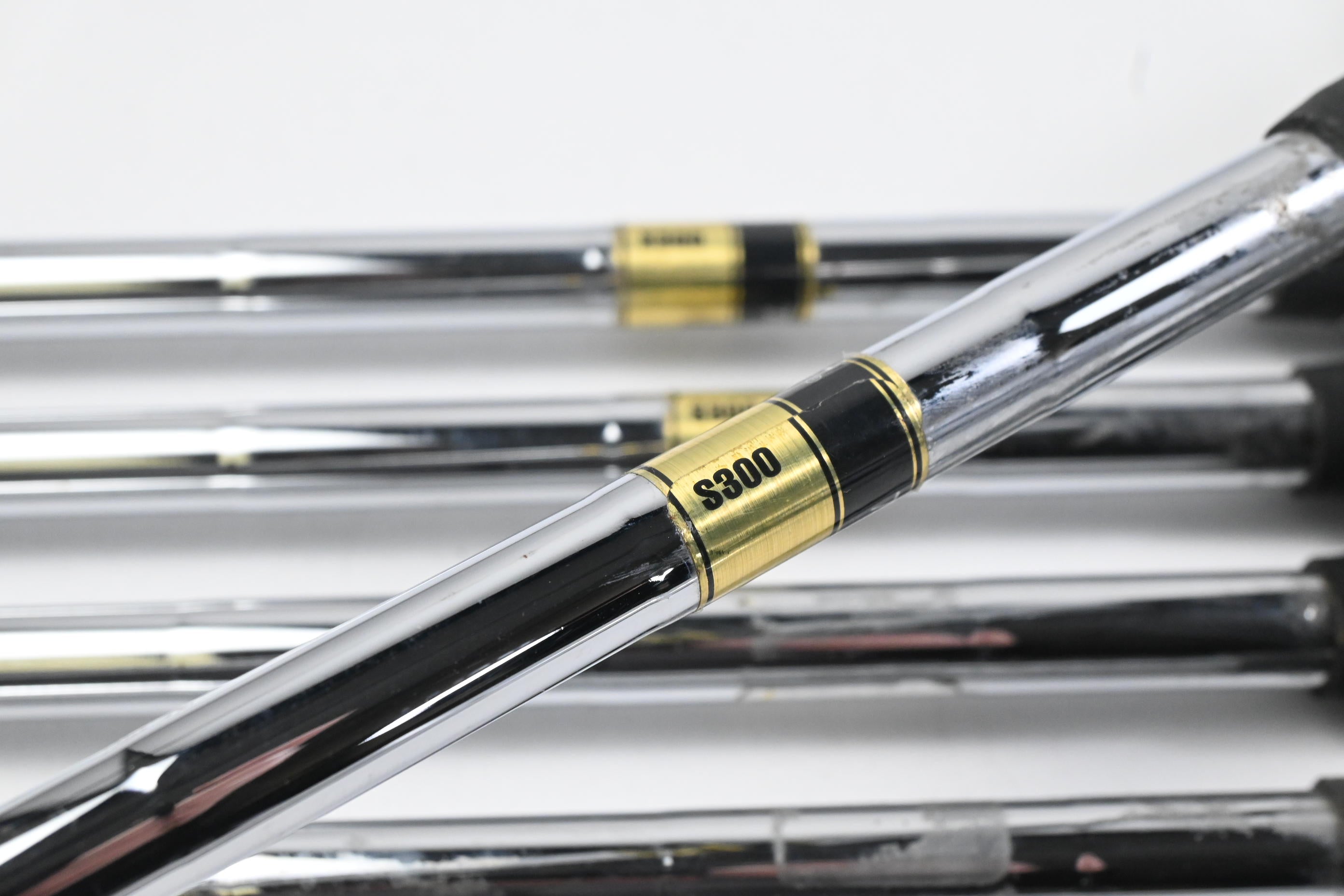 Cleveland CG Red Irons / 4-9i / Stiff Flex Dynamic Gold S300 Shafts