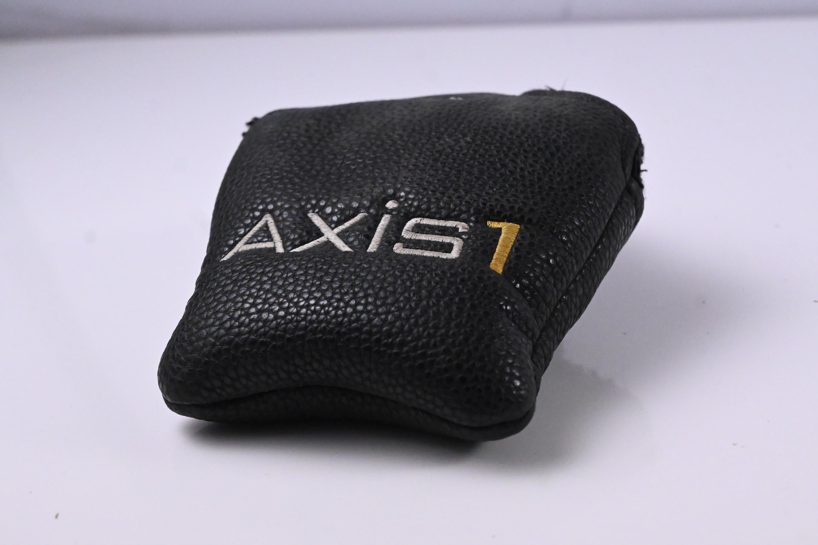 Axis1 Rose Putter / 34 Inch