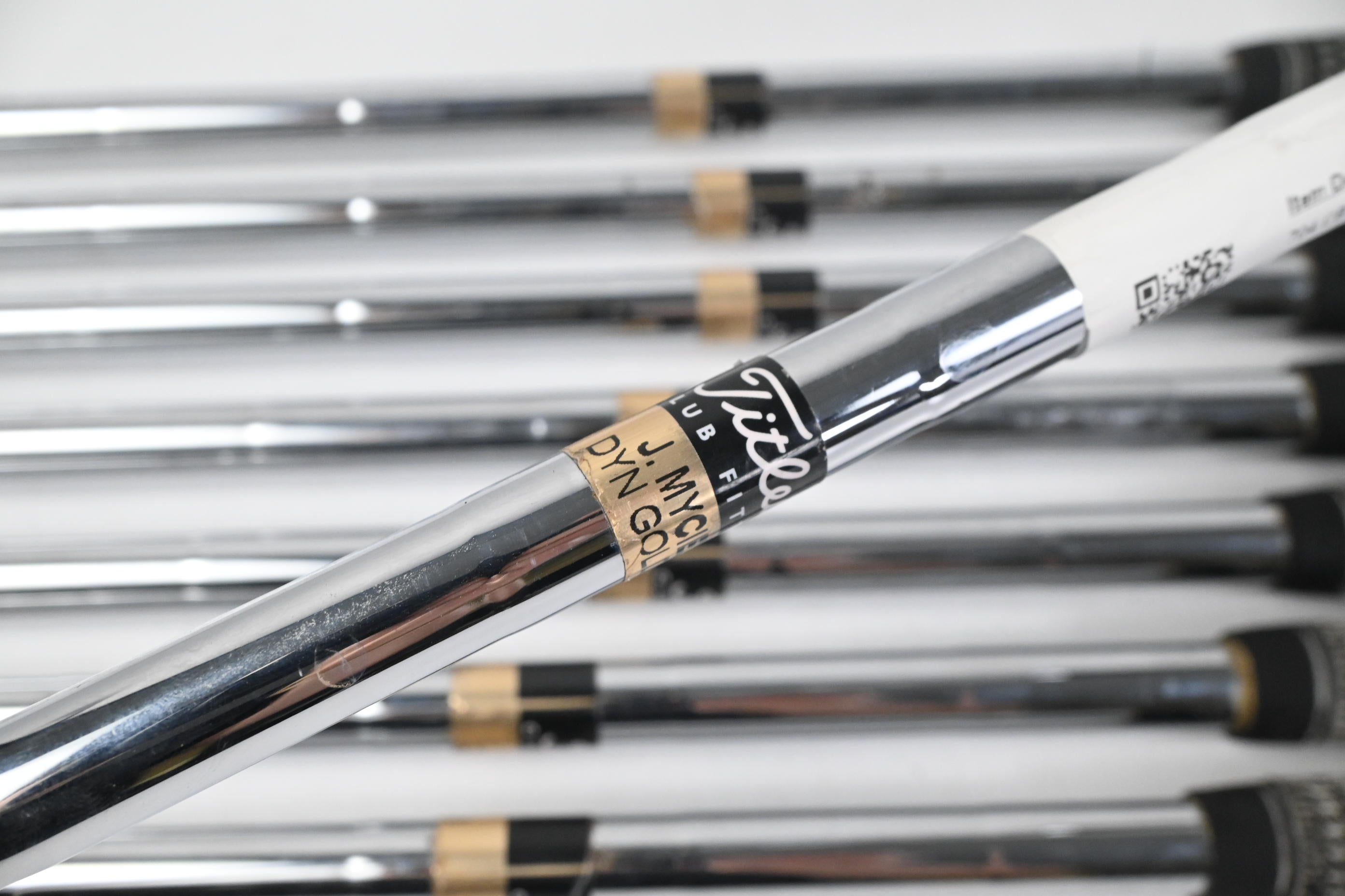 Titleist 704.CB Irons / 3-PW / Stiff Flex DYN Gold S300 Shafts