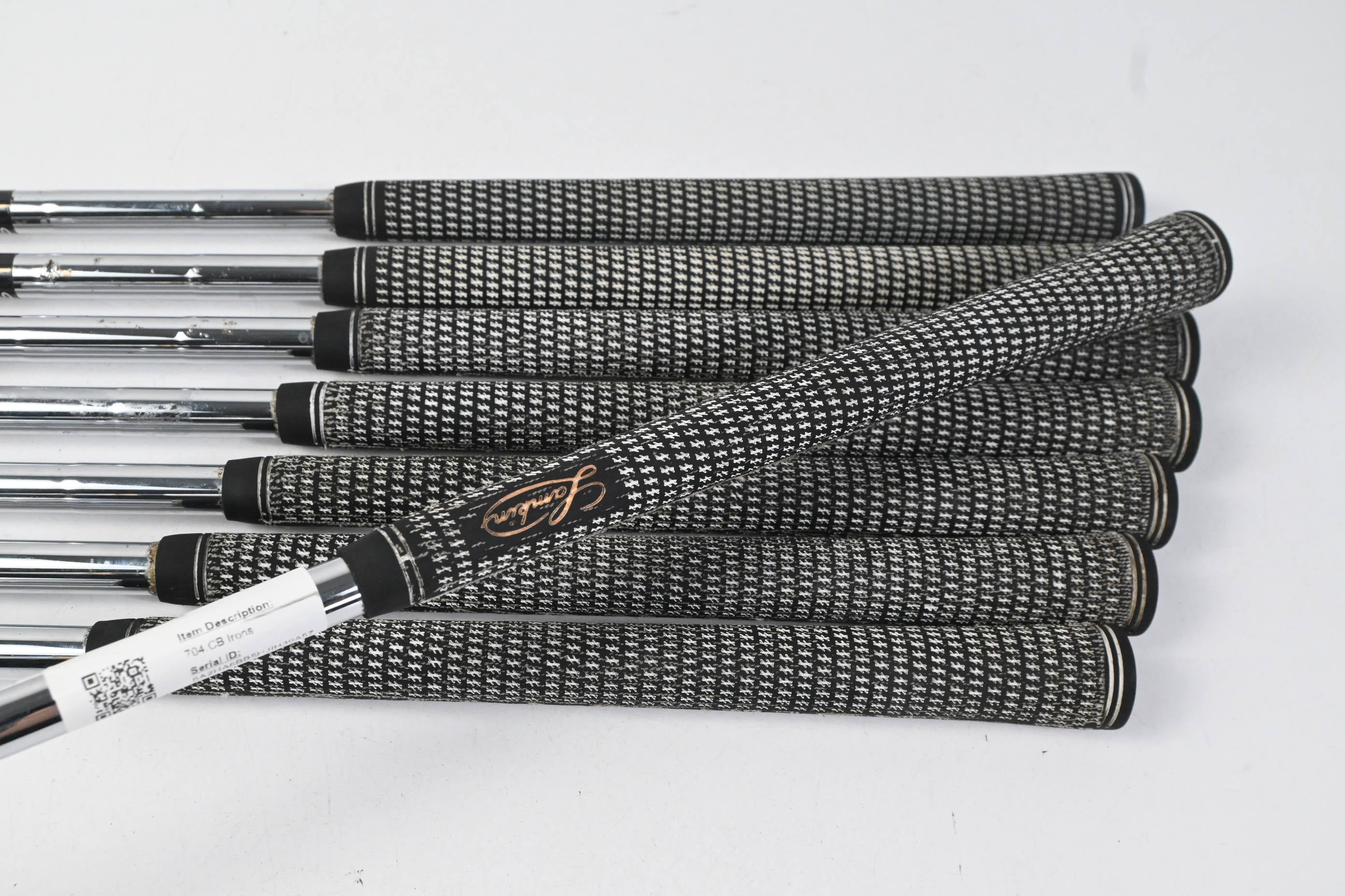 Titleist 704.CB Irons / 3-PW / Stiff Flex DYN Gold S300 Shafts