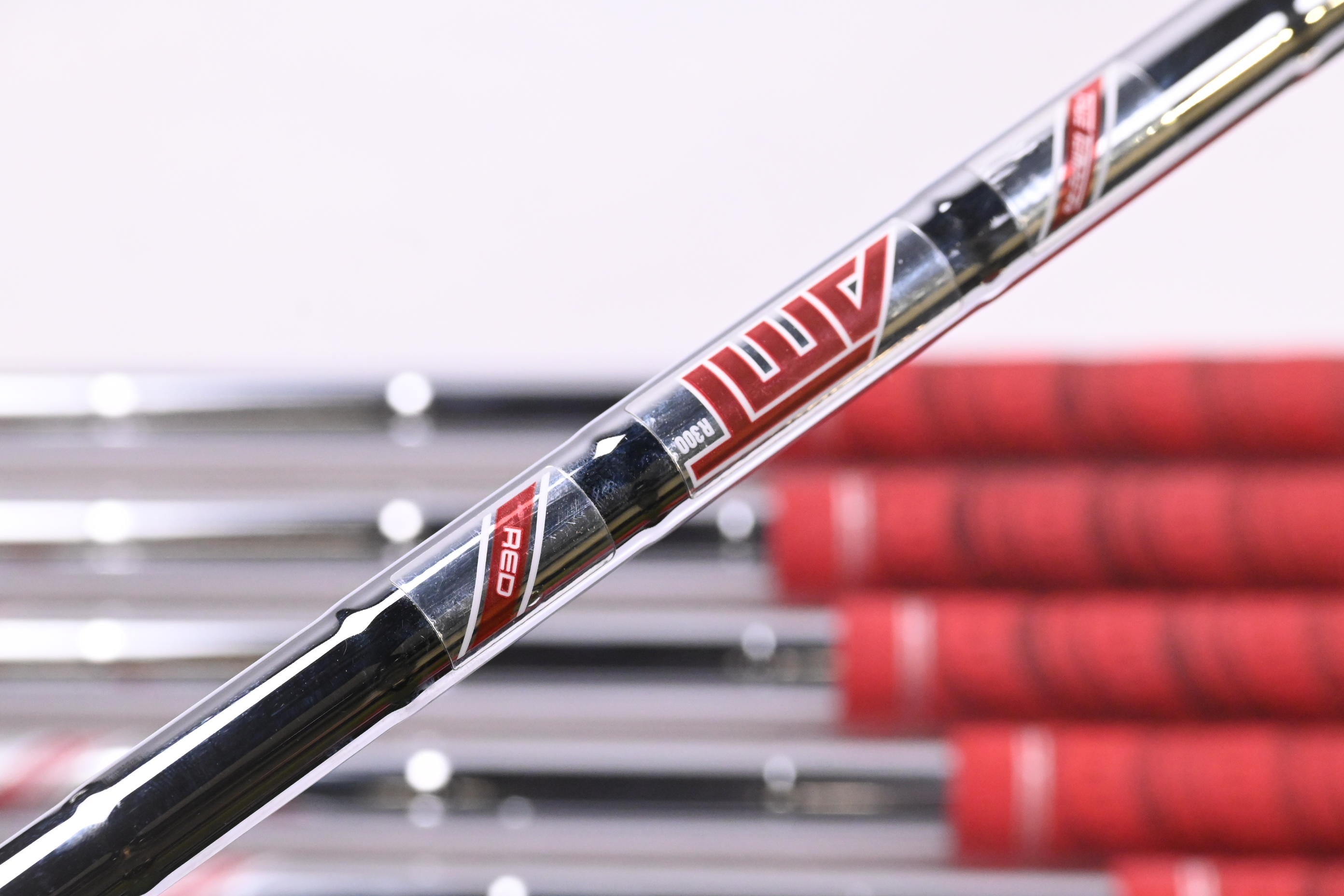 Callaway Apex 19 Irons / 4-PW / Regular Flex AMT Red R300 Shafts