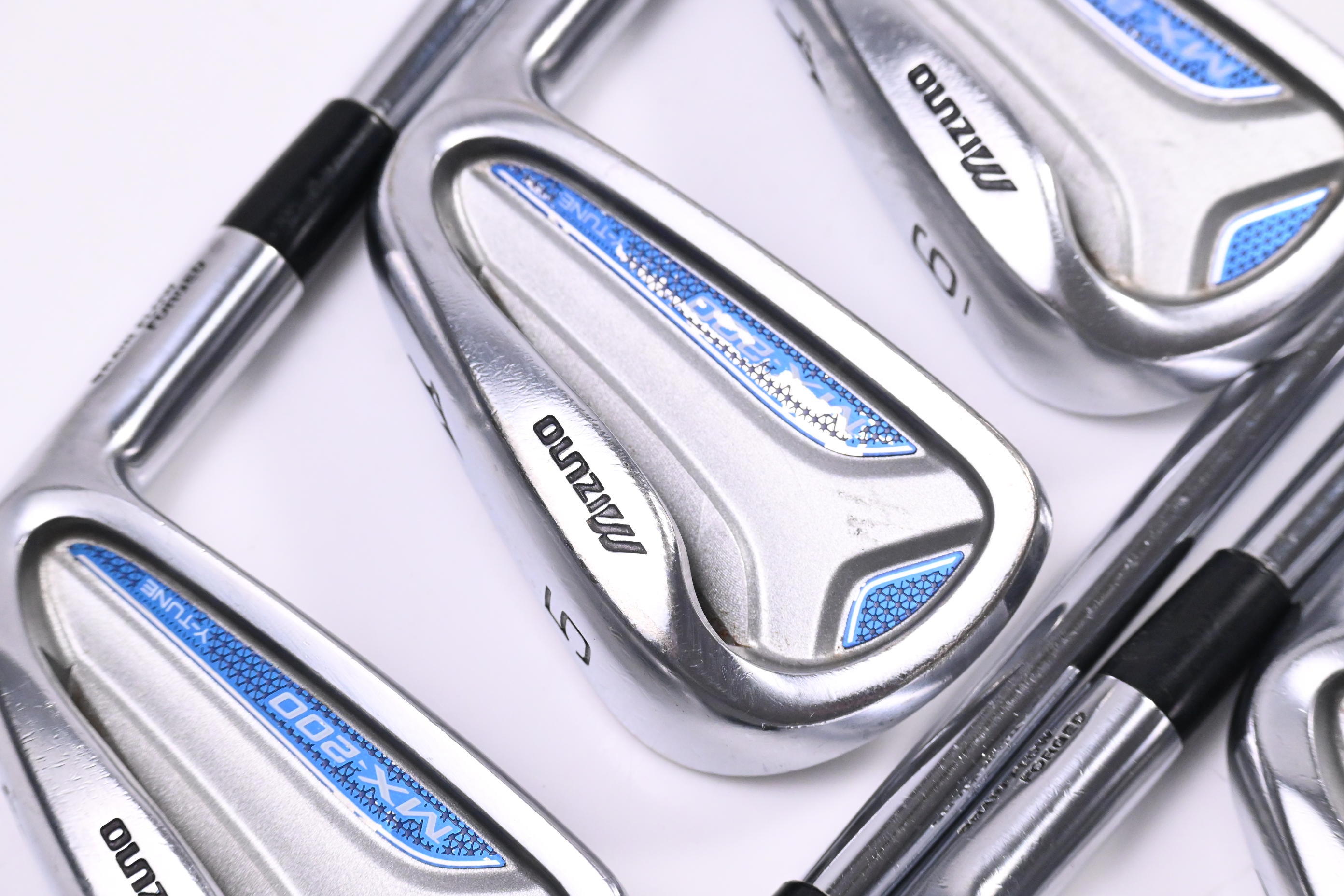 Mizuno MX-200 Irons / 4-PW / Regular Flex Dynalite Gold XP R300 Shafts
