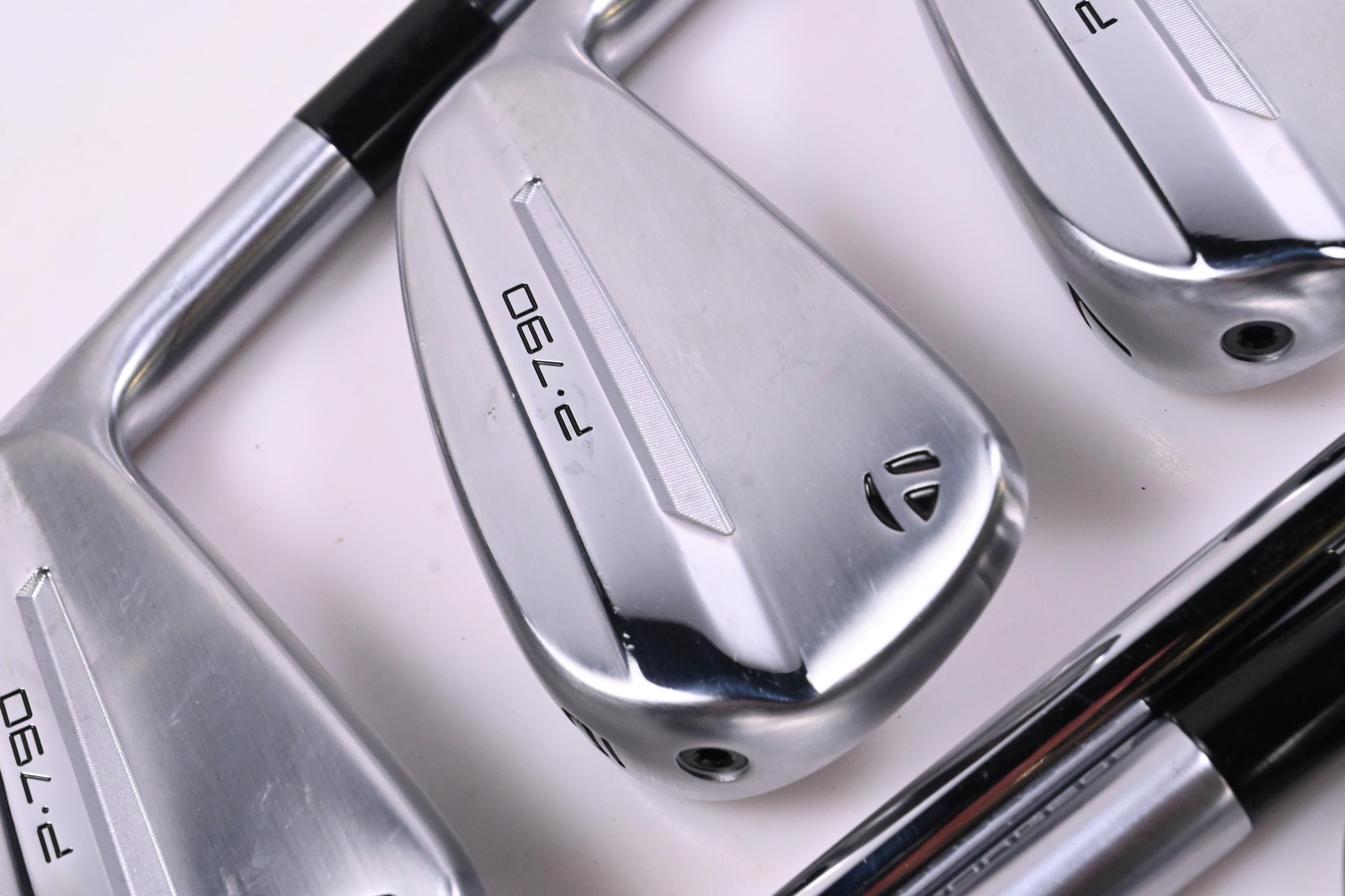 Taylormade P790 2025 Irons / 5-PW+GW / Regular Flex NS Pro Modus 3 Tour 105