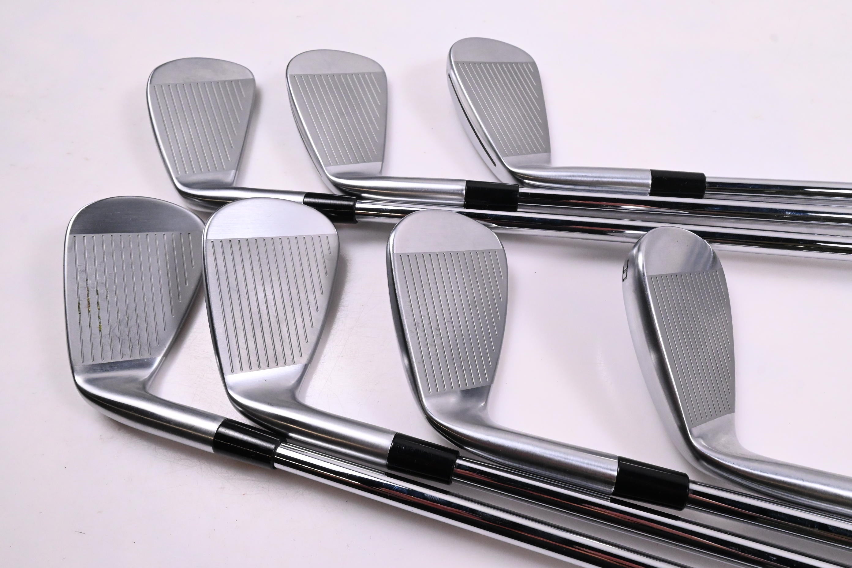 Taylormade P790 2025 Irons / 5-PW+GW / Regular Flex NS Pro Modus 3 Tour 105