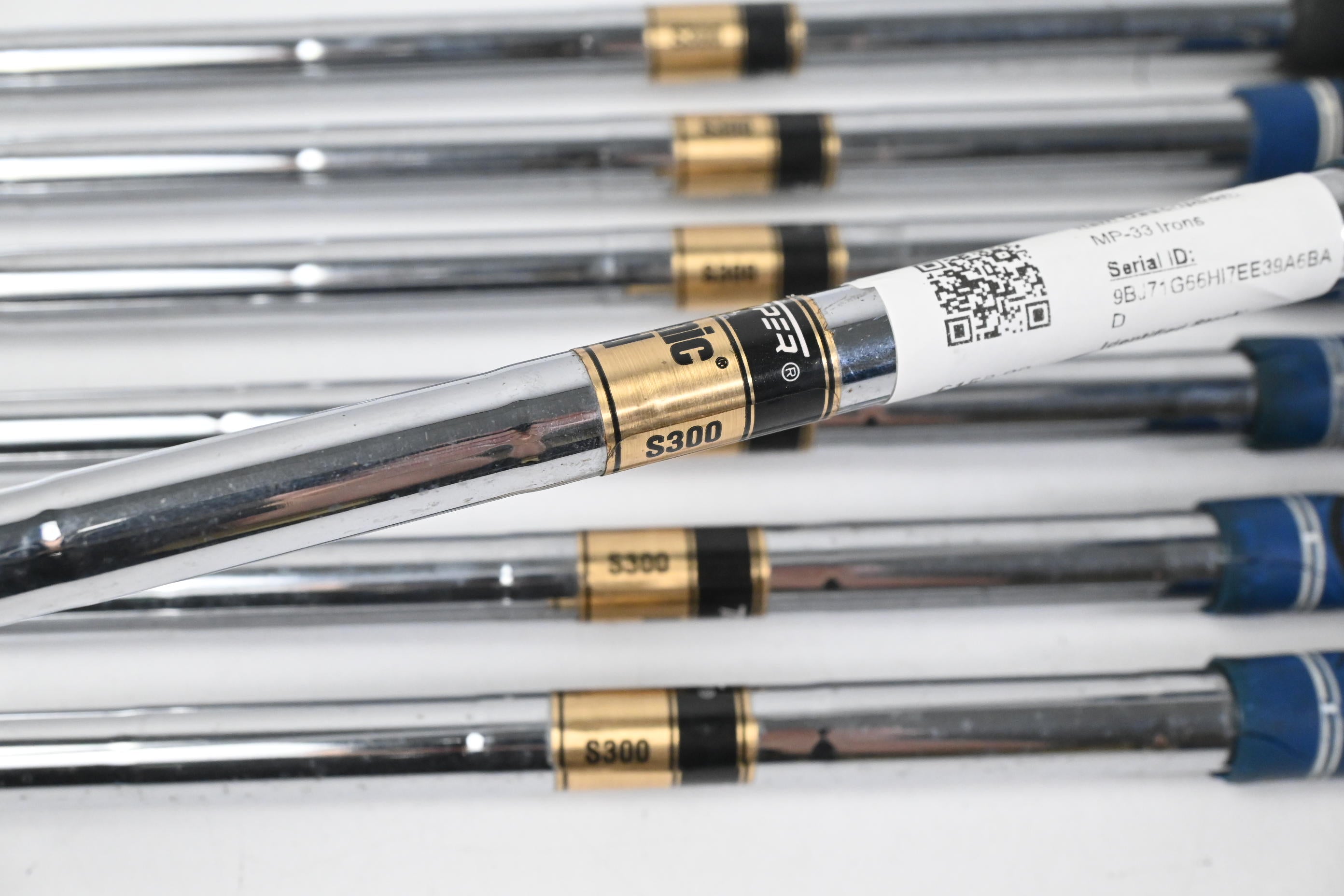 Mizuno MP-33 Irons / 3-9i / Stiff Flex Dynamic Gold S300 Shafts