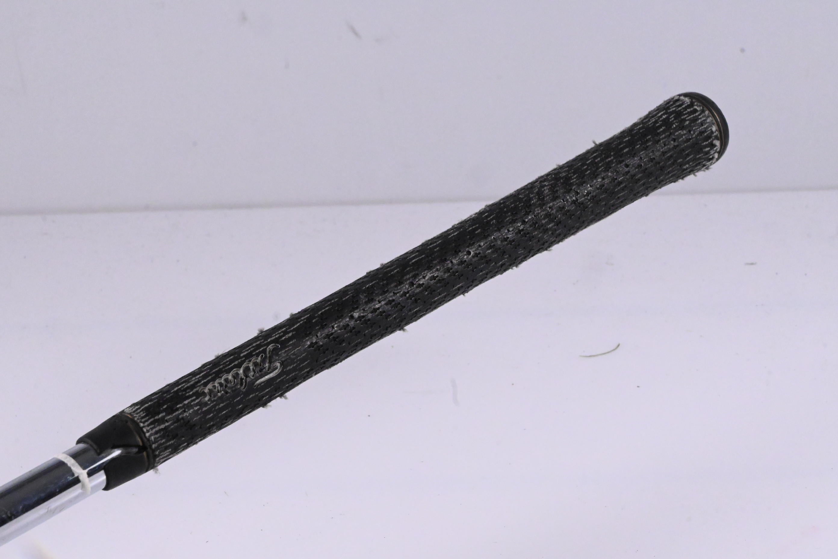 Titleist 975 F #3 Wood / 13.5 Degree / Regular Flex Dynamic Gold R300 Shaft
