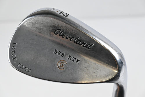 Cleveland 588 RTX Gap Wedge / 52 Degree / Wedge Flex Dynamic Gold Shaft