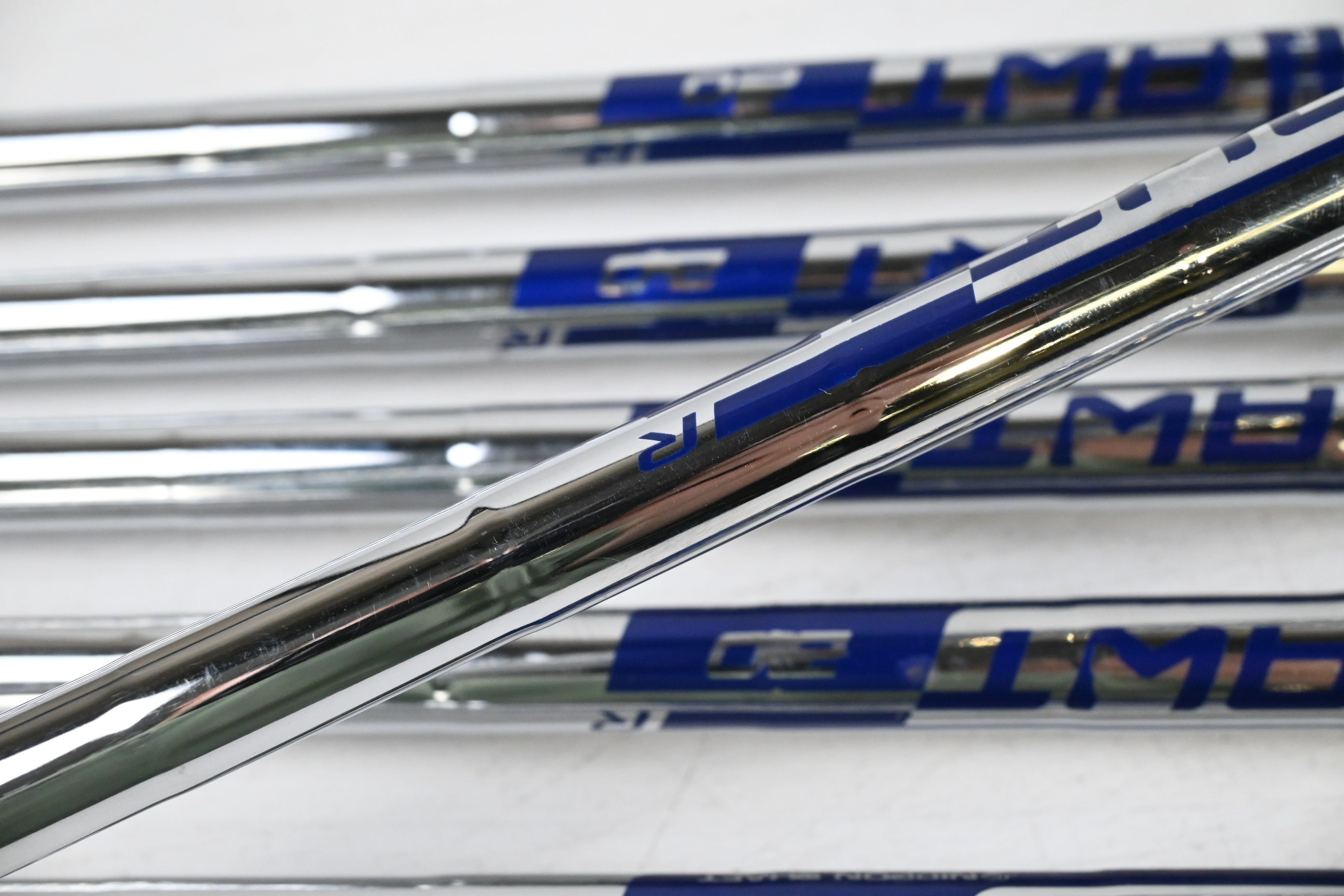 Ping G425 Irons / 5-PW / Black Dot / Regular Flex Ping AWT 2.0 Shafts