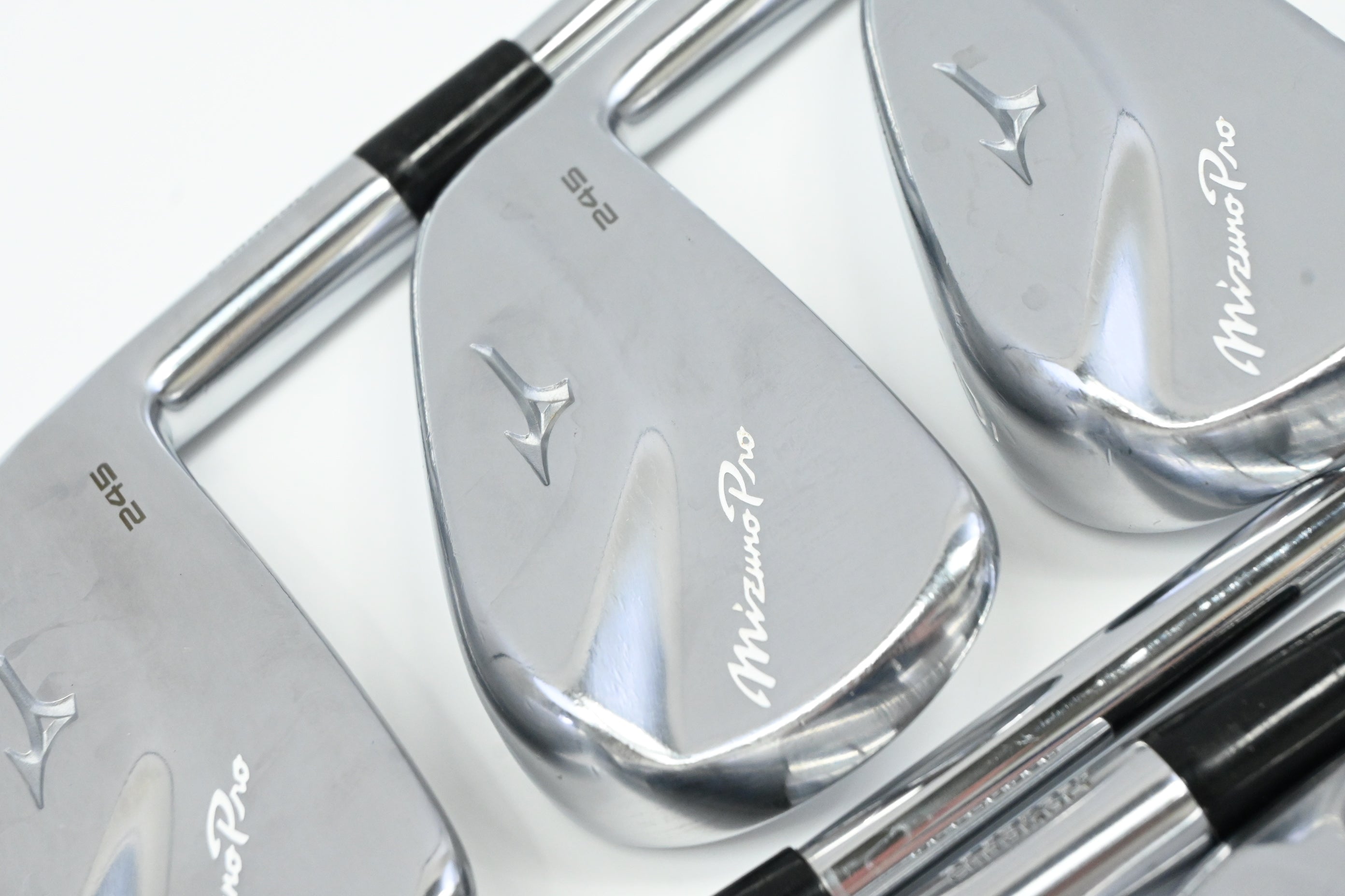 Mizuno Pro 245 Irons / 4-PW / Regular Flex Dynamic Gold Mid 100 R300 Shafts