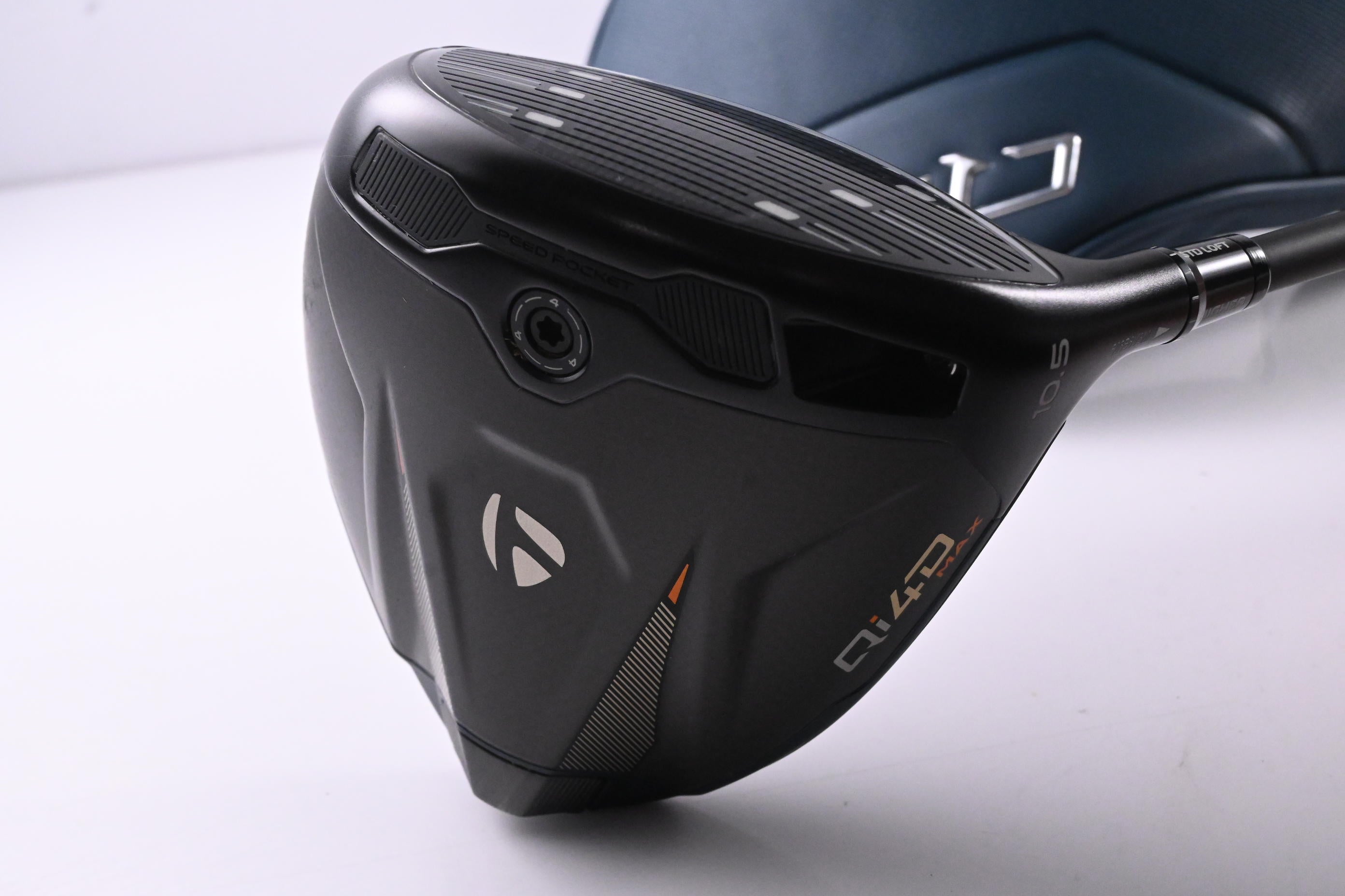 Taylormade Qi4D Max Driver / 10.5 Degree / Regular Flex Reax Blue 50 Shaft