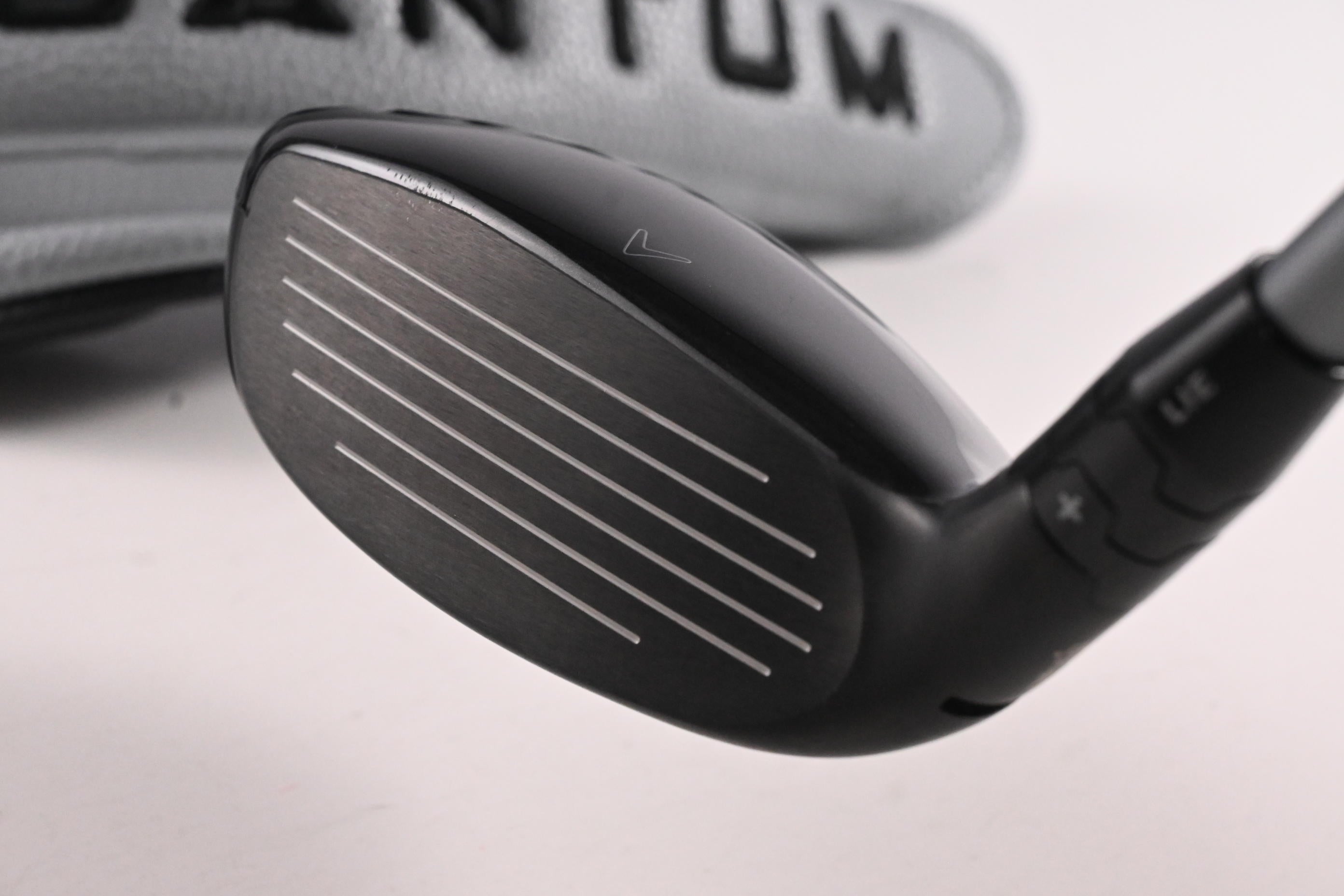 Callaway Quantum Max OS #4 Hybrid / 20 Degree / Stiff Flex Denali Frost 70 Shaft