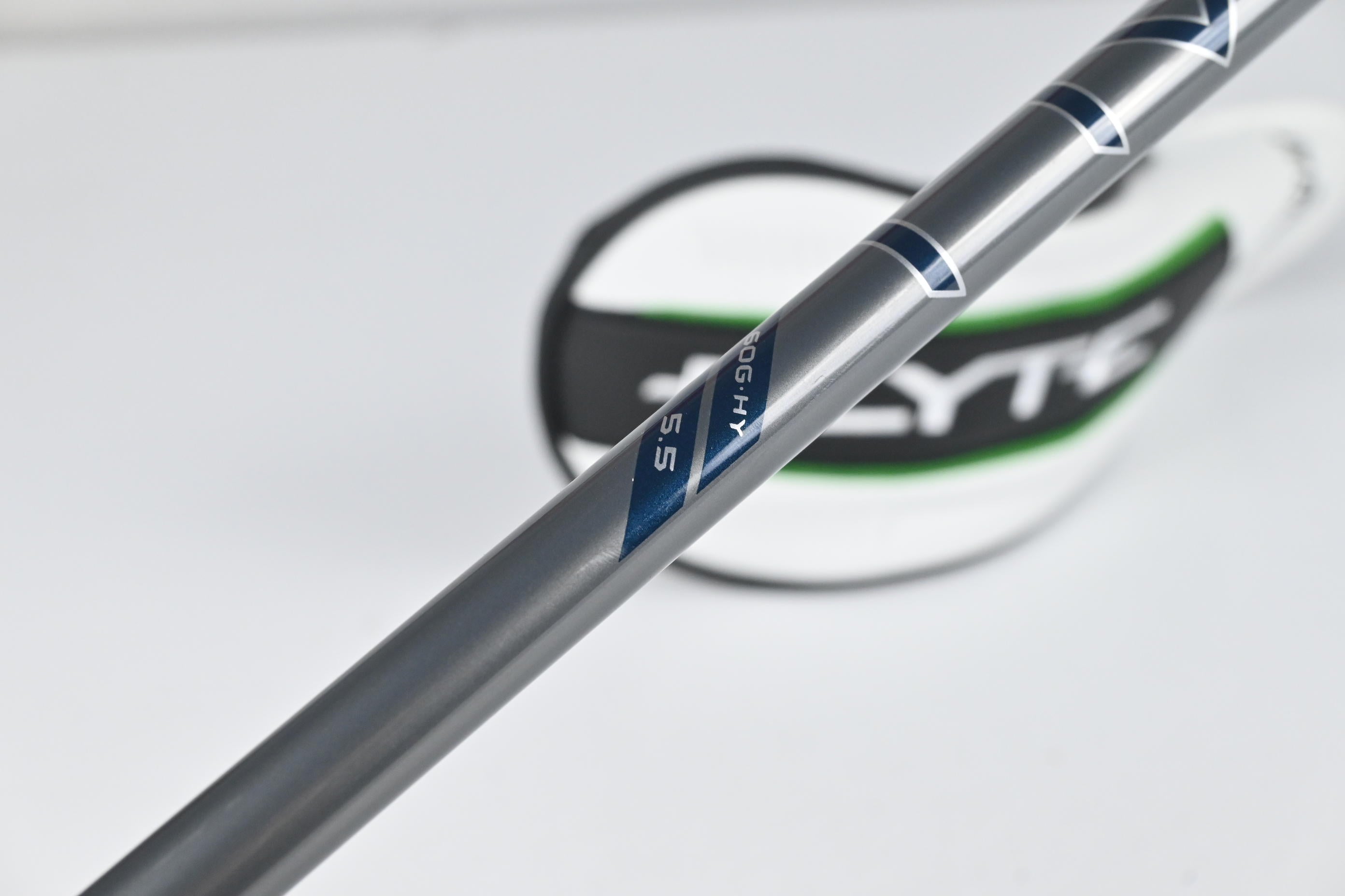 Callaway Elyte #4 Hybrid / 22 Degree / Regular Flex Denali Charcoal 60 Shaft