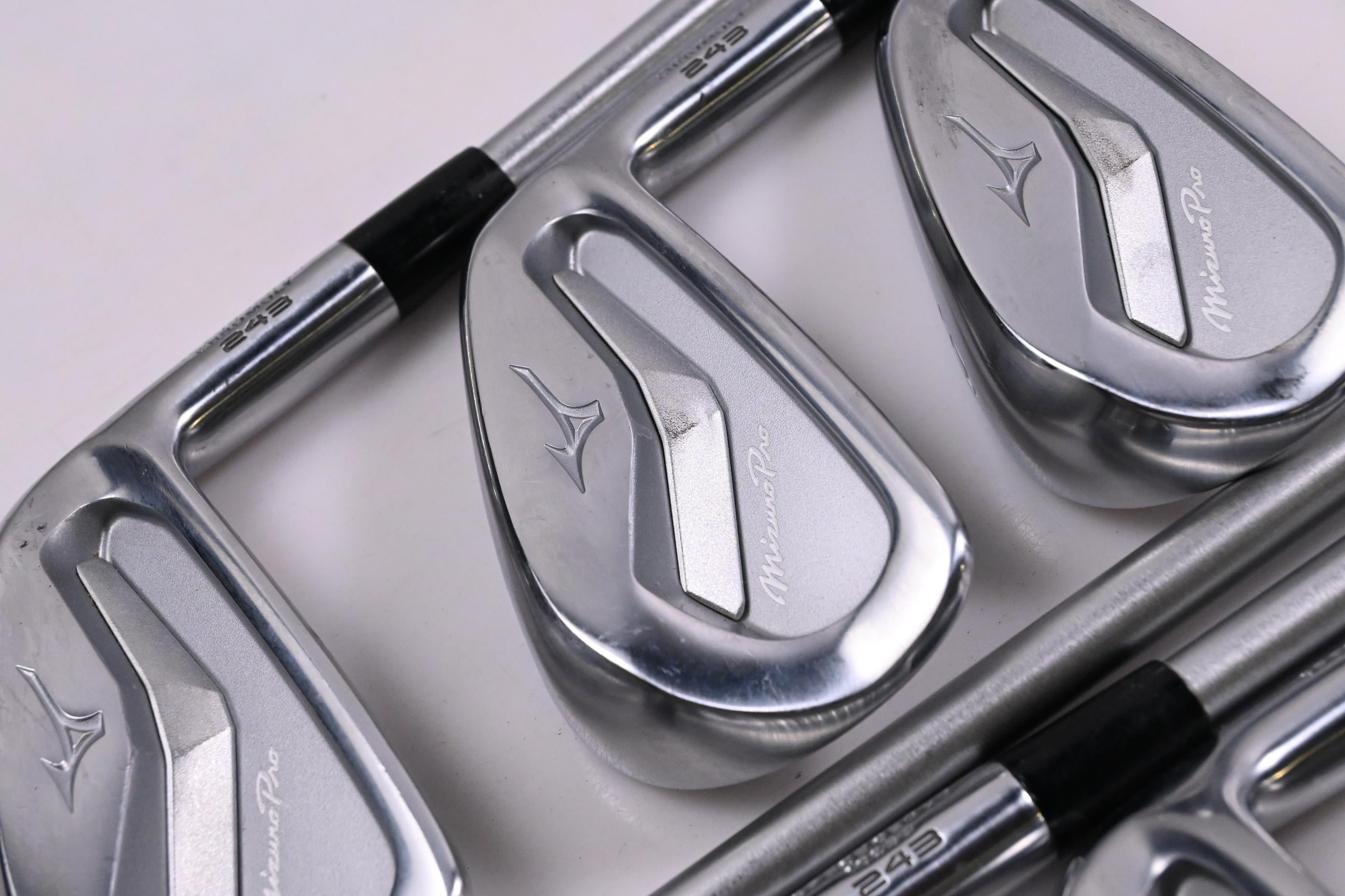 Mizuno Pro 243 Irons / 4-PW / X-Flex KBS Tour C-Taper 130
