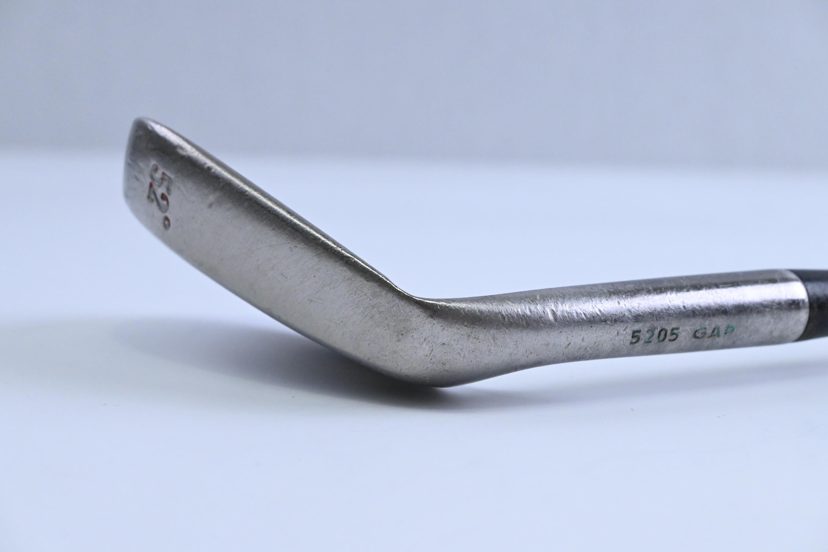 Ben Hogan Carnoustie Gap Wedge / 52 Degree / Wedge Flex Ben Hogan Apex Shaft