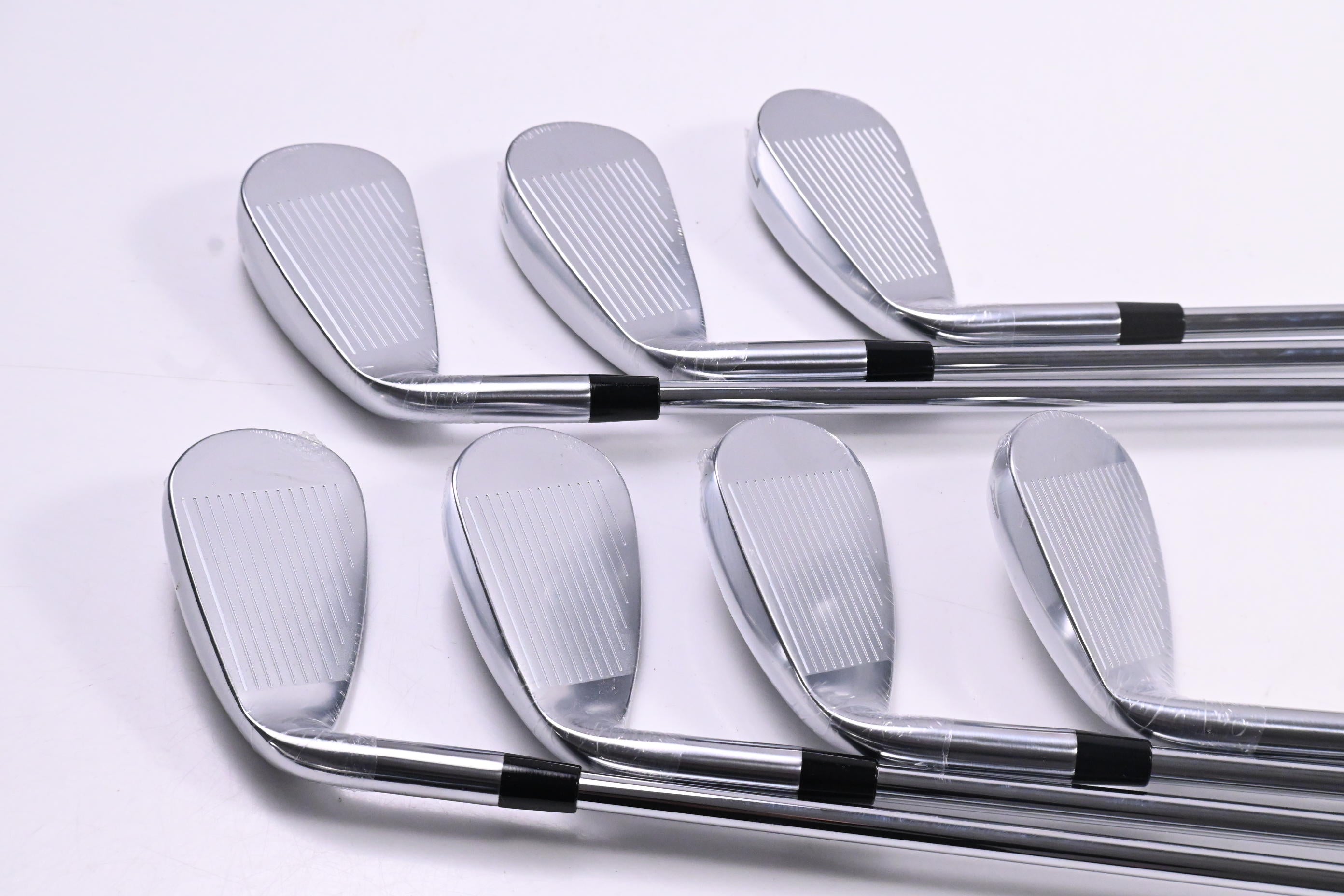 Callaway Quantum Max OS Irons / 5-PW+AW / Regular Flex Elevate 85 Shafts