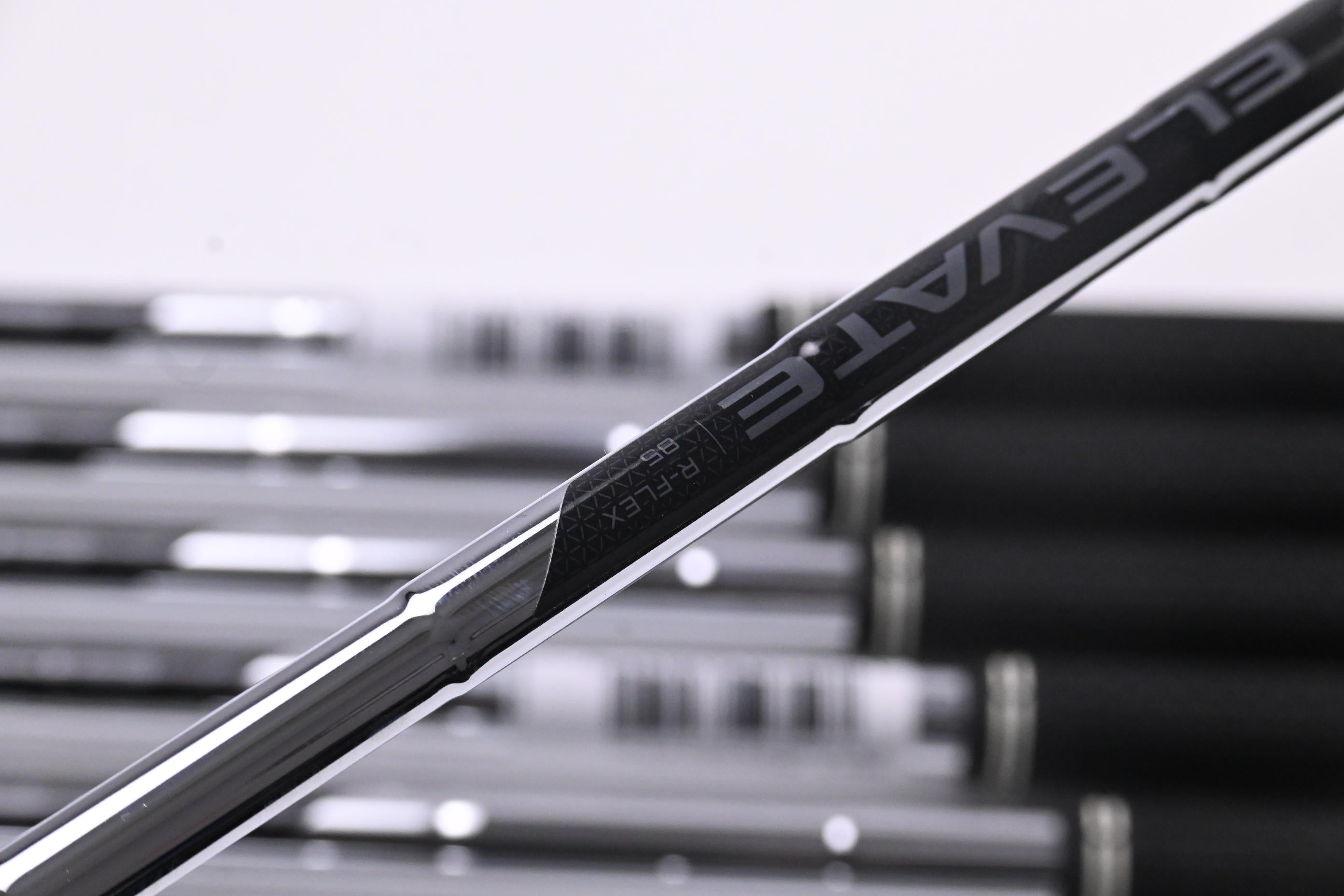 Callaway Quantum Max OS Irons / 5-PW+AW / Regular Flex Elevate 85 Shafts
