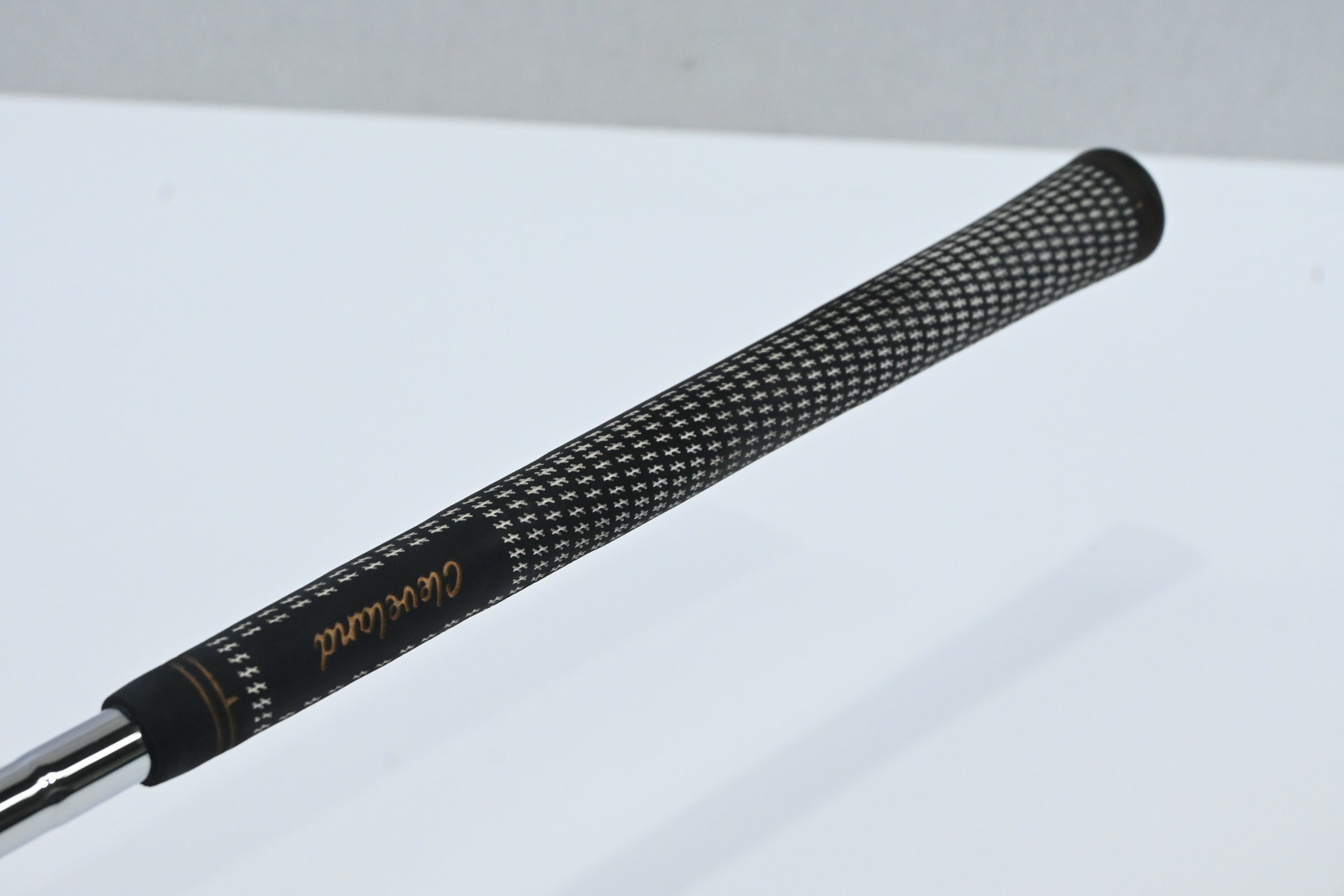 Cleveland 588 Precision Forged Sand Wedge / 54 Degree / Wedge Flex Tour Concept