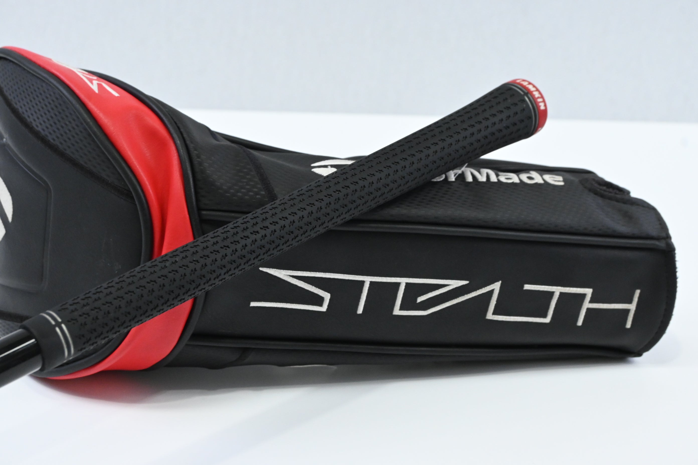 Taylormade Stealth Driver / 9 Degree / Stiff Flex Fujikura Ventus Red 5 Shaft