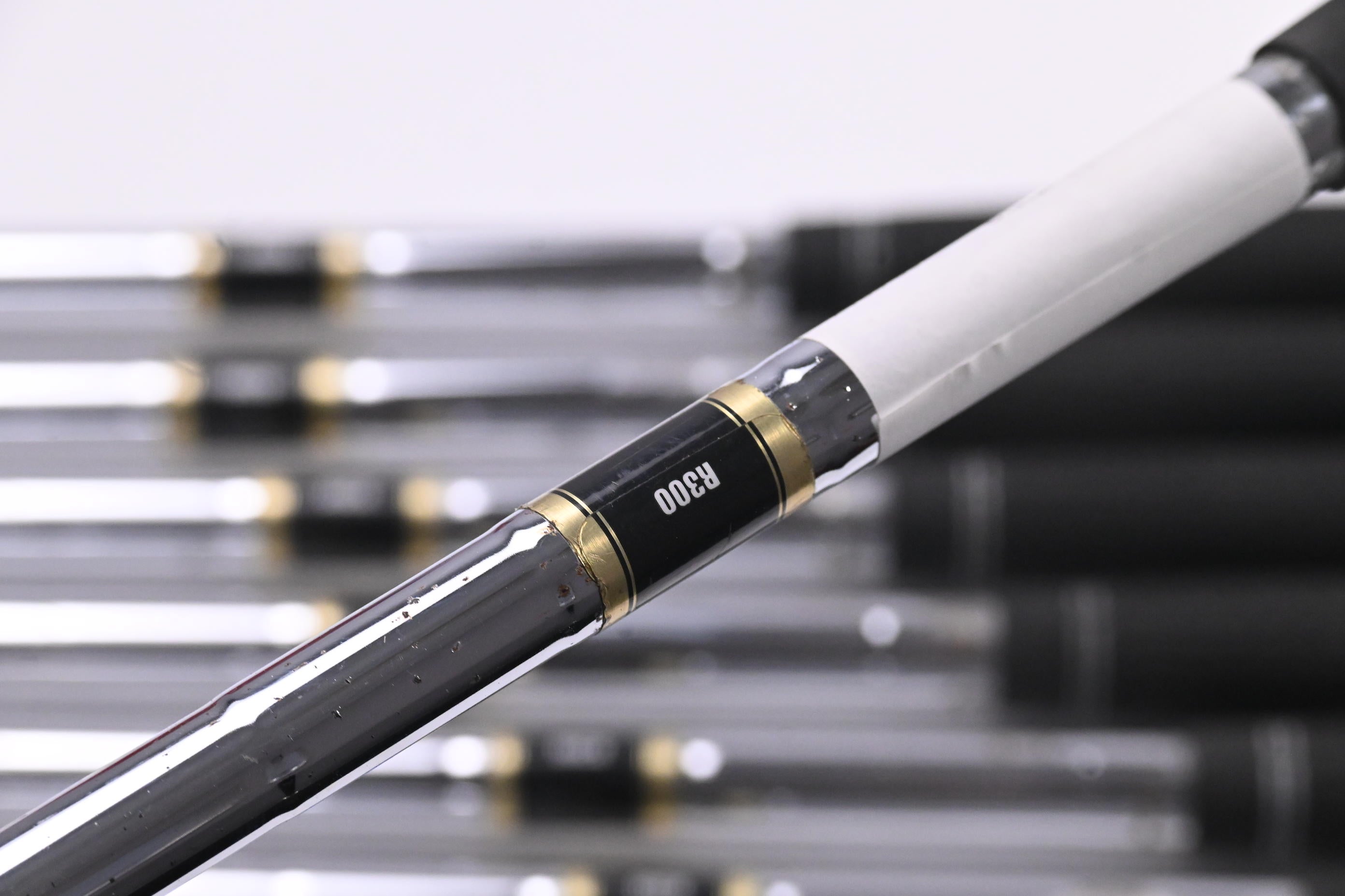 Mizuno MX-300 Irons / 3-PW / Regular Flex Dynalite Gold XP R300 Shafts
