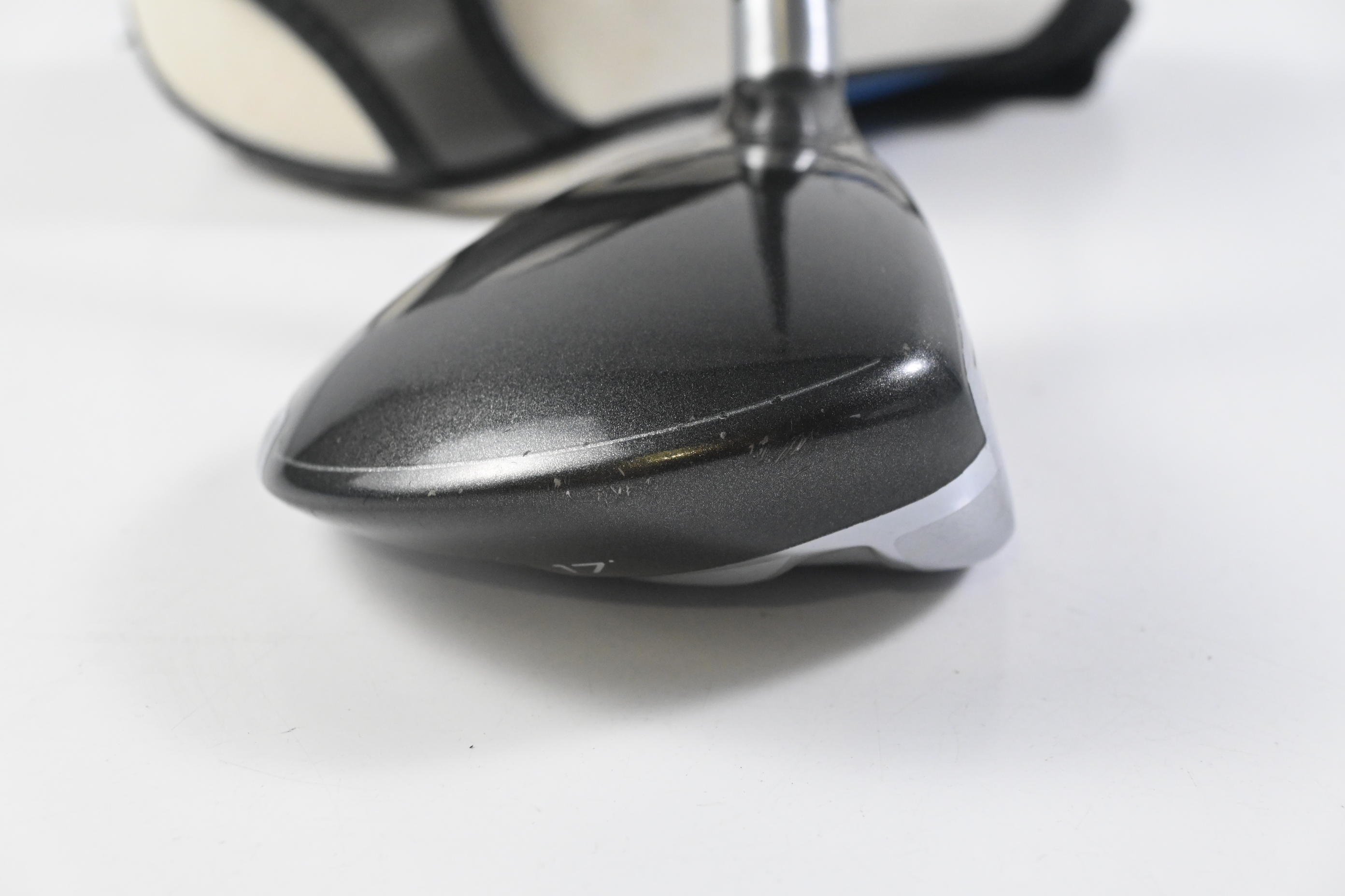 Taylormade SLDR #3 Wood / 17 Degree / Regular Flex Speeder 77 Shaft