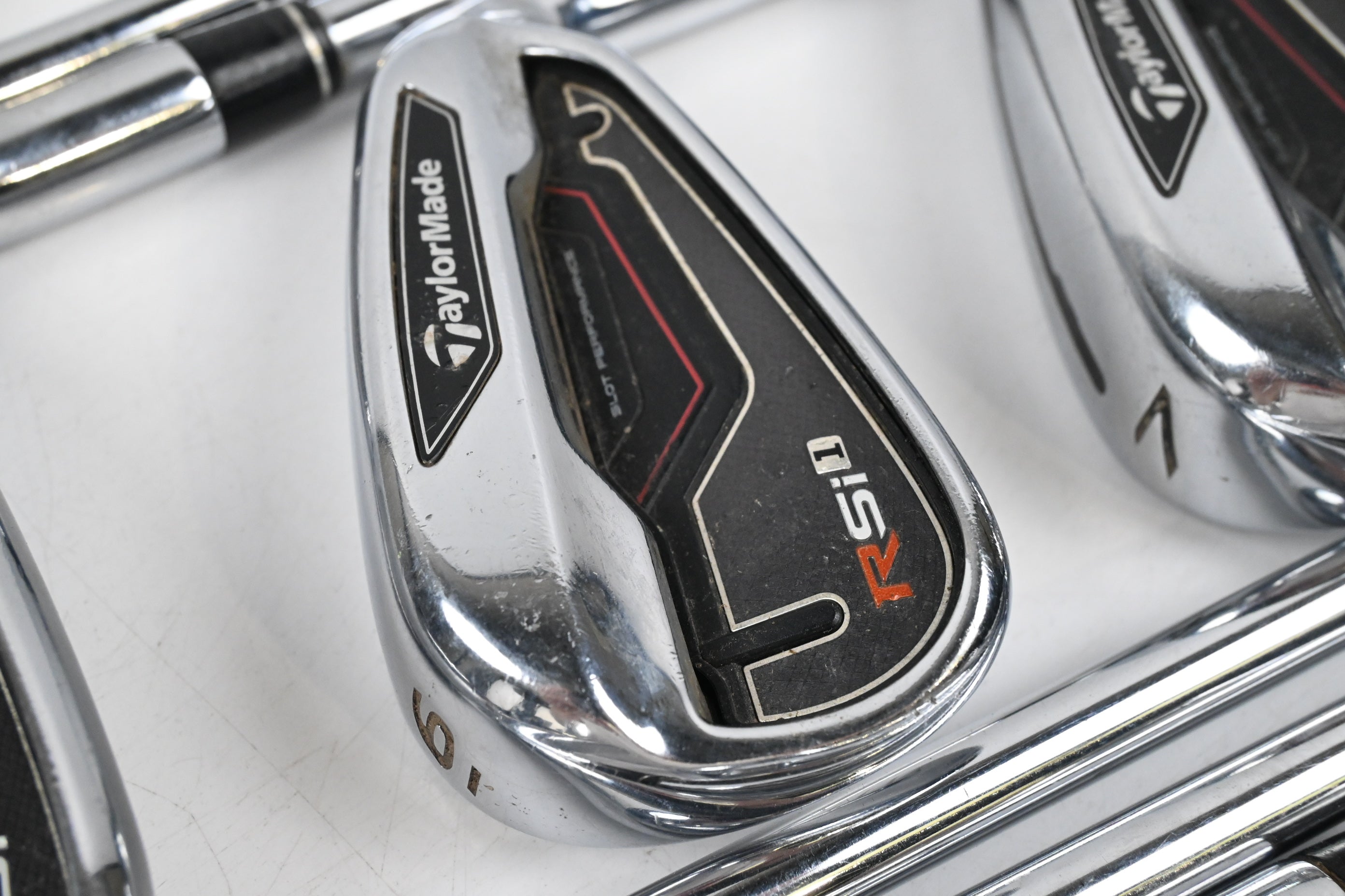 Taylormade RSi1 Irons / 4-PW+SW / Regular Flex REAX 90 Shafts