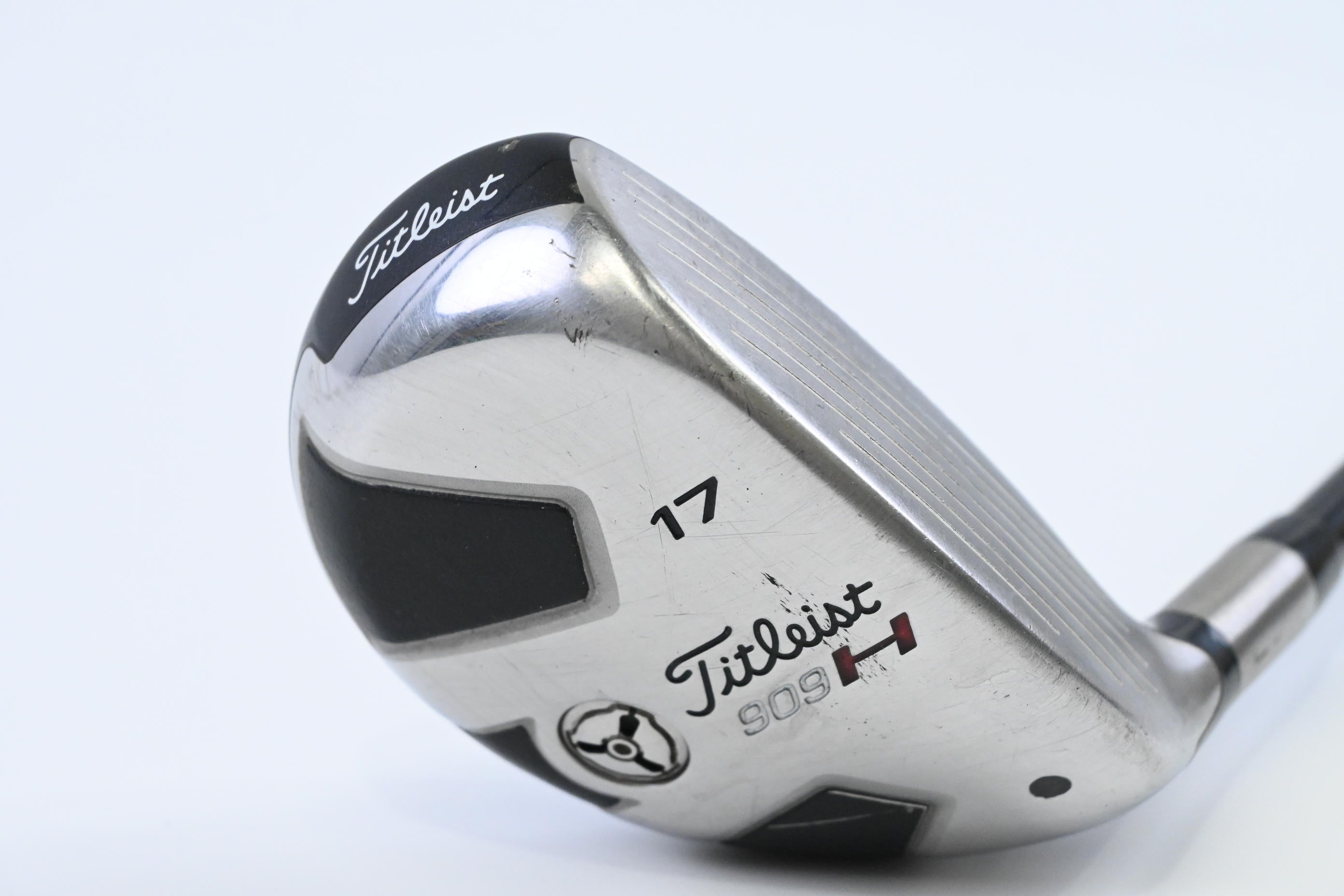 Titleist 909H #2 Hybrid / 17 Degree / Stiff Flex Aldila Voodoo Shaft