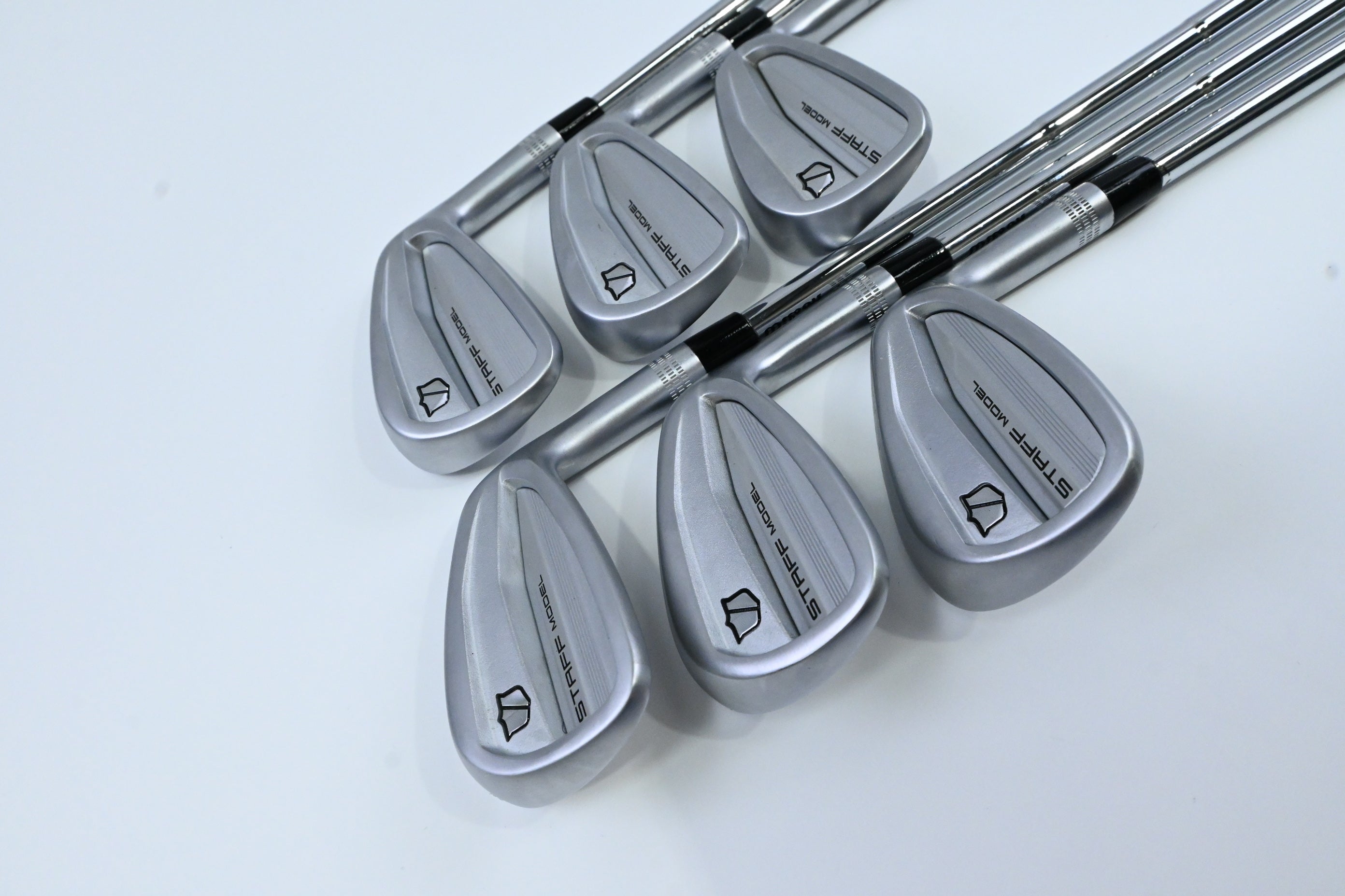 Wilson Staff Model CB 2026 Irons / 5-PW / X-Flex Dynamic Gold Mid 115 X100 Shaft
