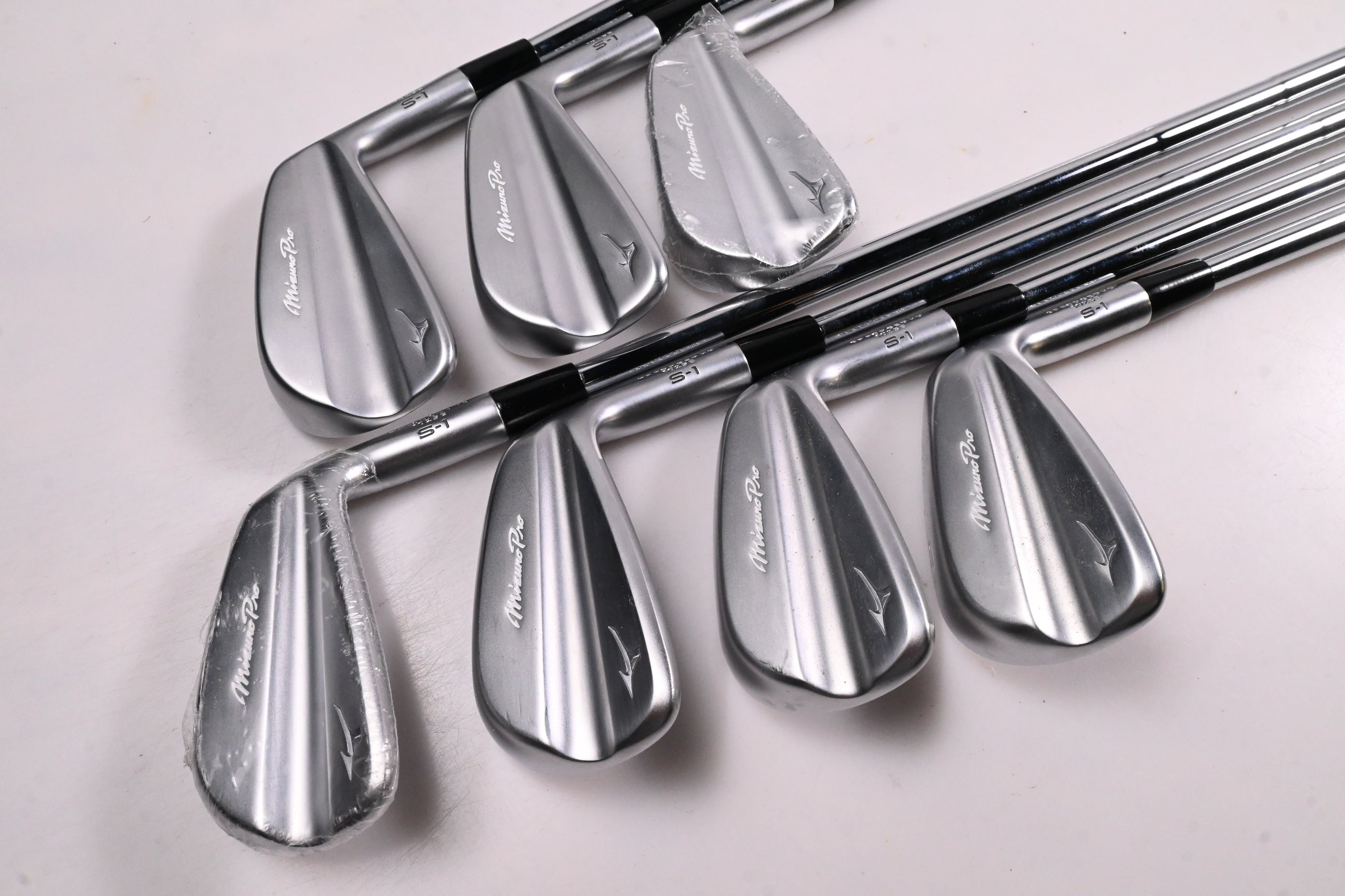 Mizuno Pro S-1 Irons / 4-PW / Stiff Flex Dynamic Gold S300 Shafts