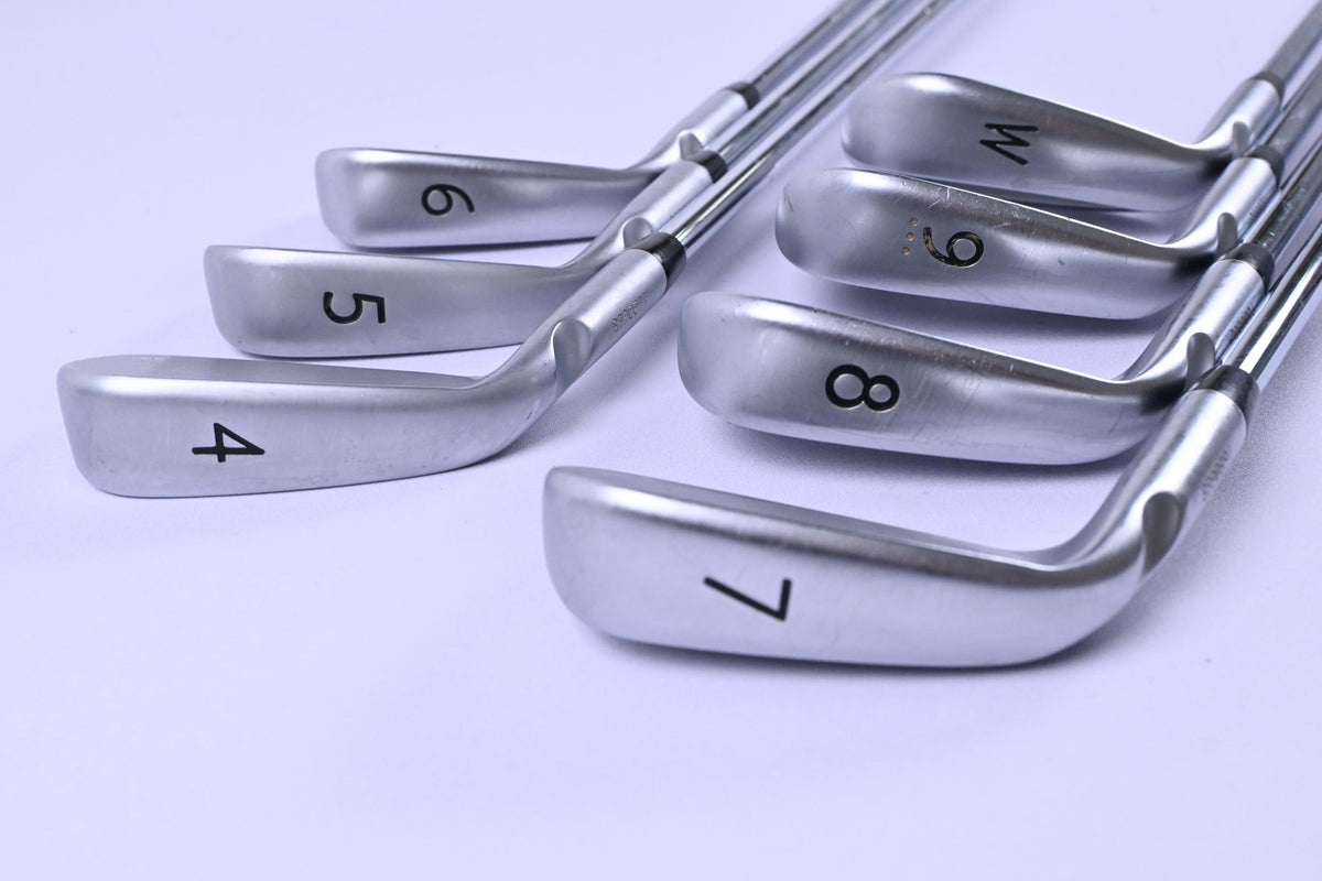 Ping i25 Irons / 4-PW / Black Dot / Regular Flex Ping CFS Shafts