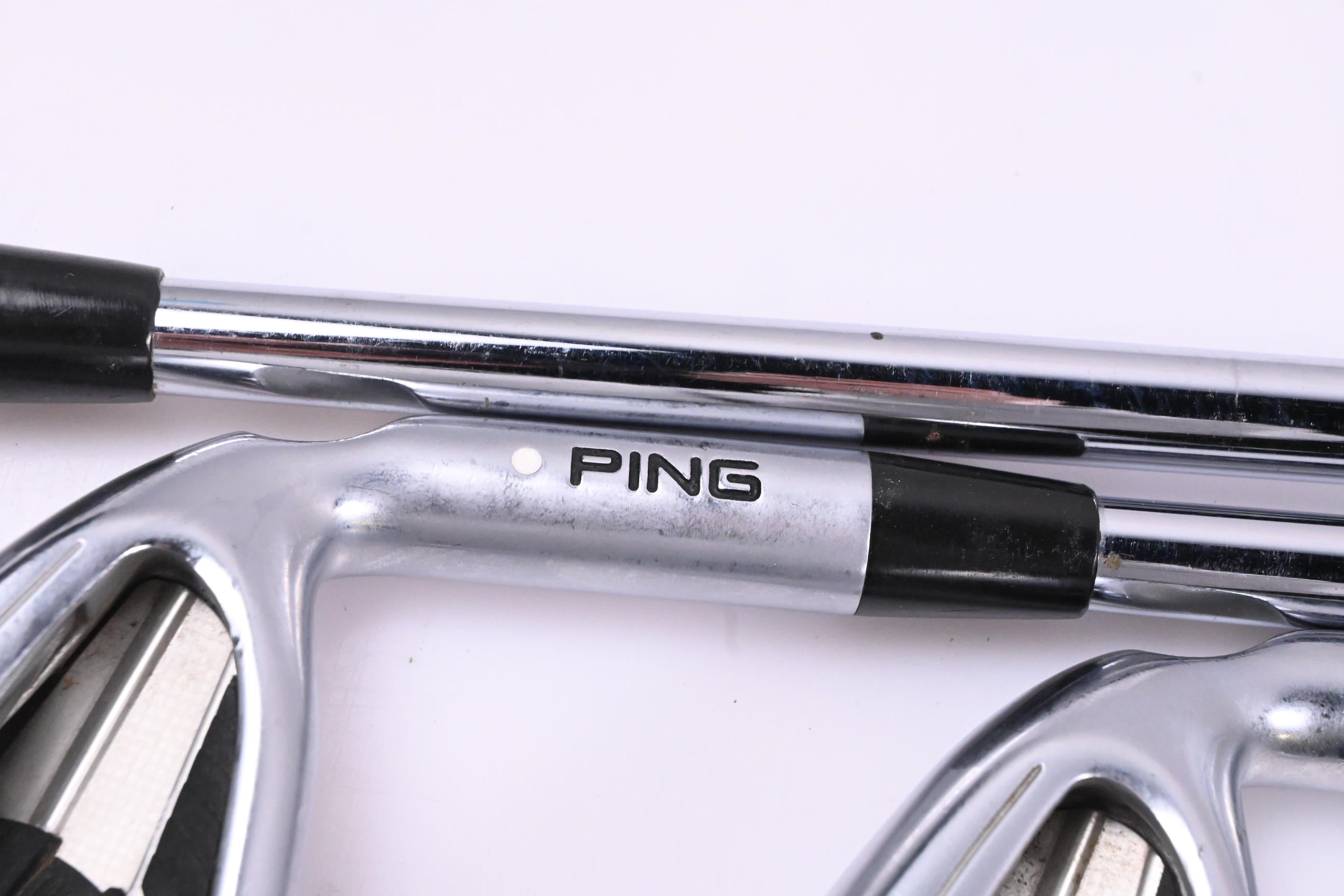 Ping G400 Irons / 4-9i / White Dot / Regular Flex Ping AWT 2.0 Shafts