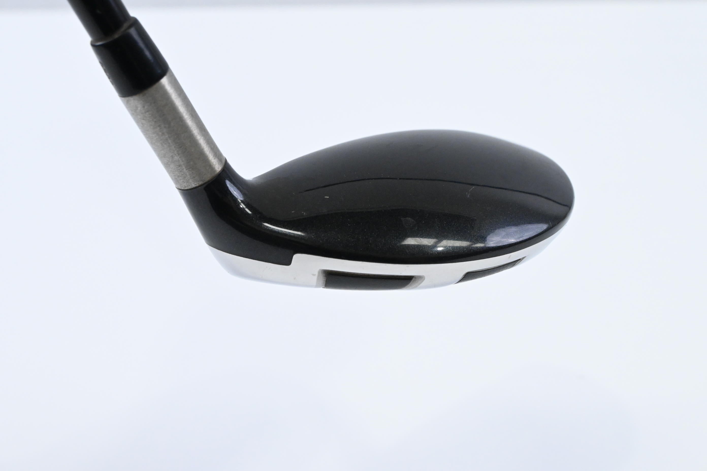 Titleist 909H #2 Hybrid / 17 Degree / Stiff Flex Aldila Voodoo Shaft