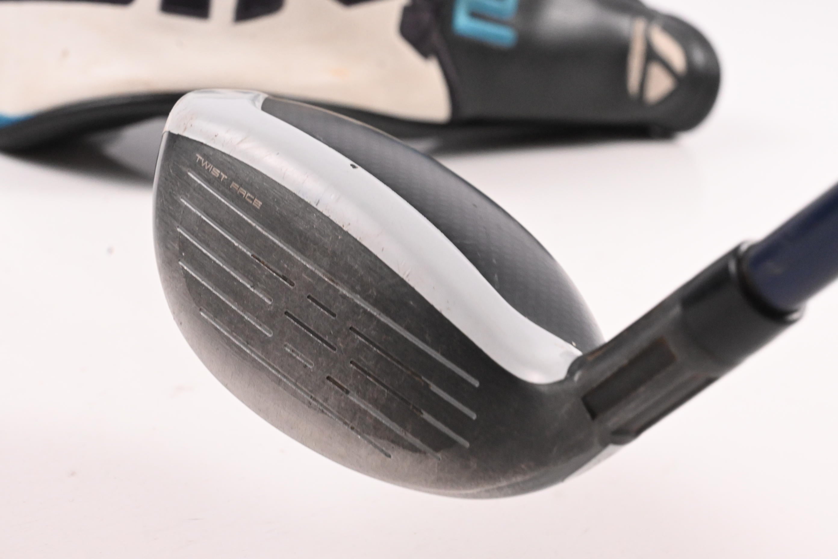 Taylormade SIM2 Max #3 Hybrid / 19 Degree / Stiff Flex Ventus Blue 7 Shaft