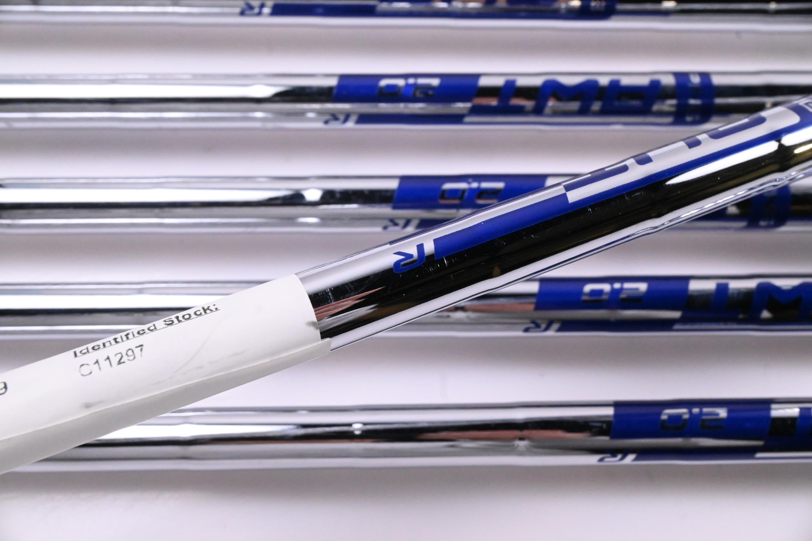 Ping G400 Irons / 4-9i / White Dot / Regular Flex Ping AWT 2.0 Shafts