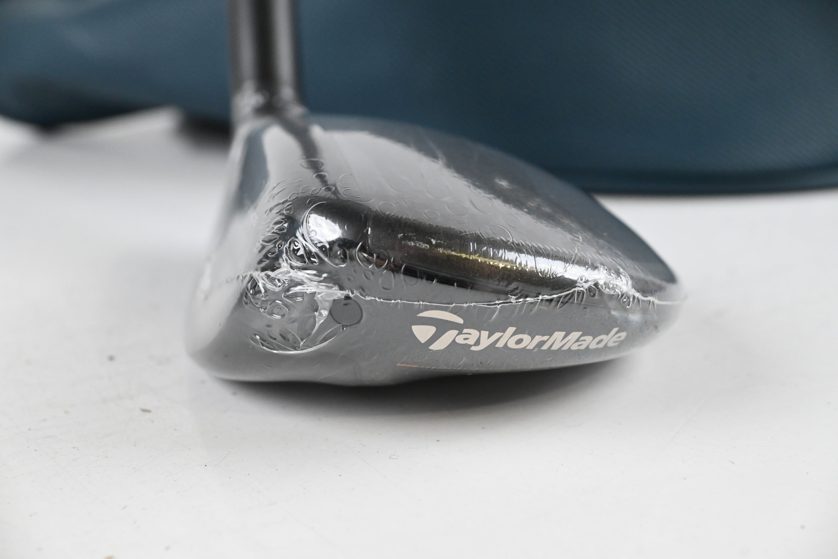 Left Hand Taylormade Qi4D Max #4 Hybrid / 22 Degree / Regular Flex REAX By KBS