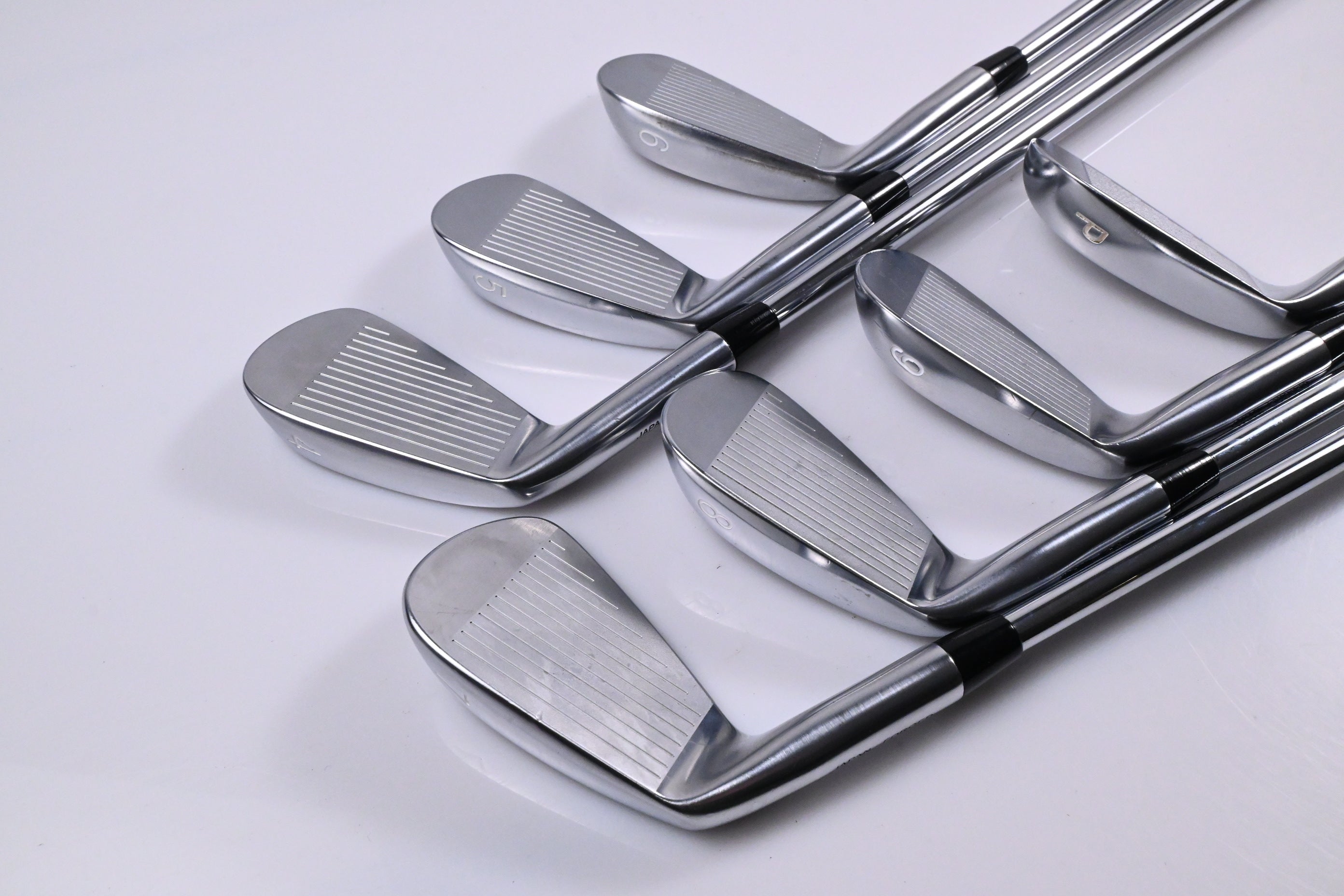 Vega VMB Irons / 4-PW / Stiff Flex Accra iSteel Green 125 Shafts
