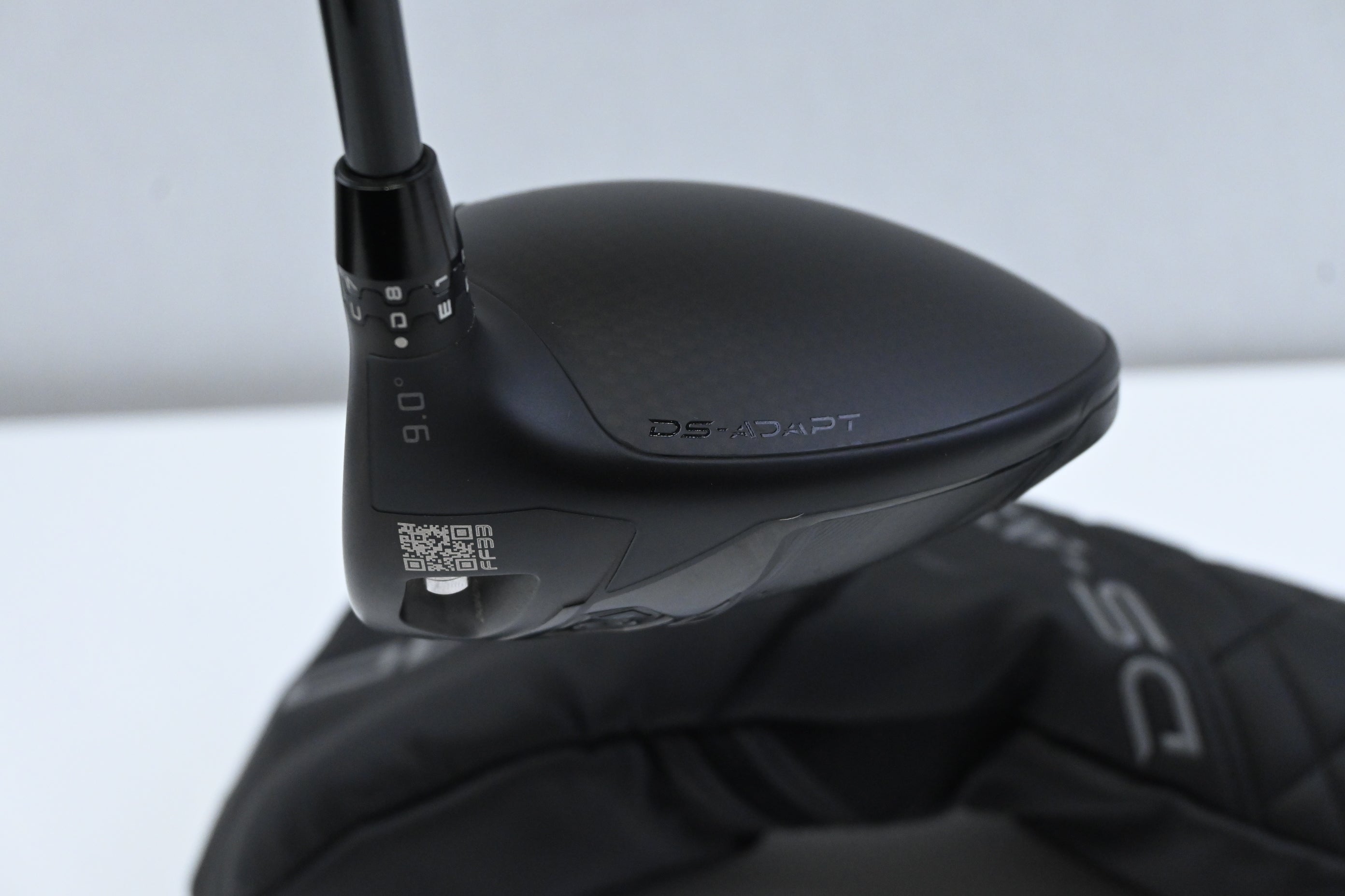 Cobra DS-Adapt LS Driver / 9 Degree / Stiff Flex Denali Black 60 Shaft