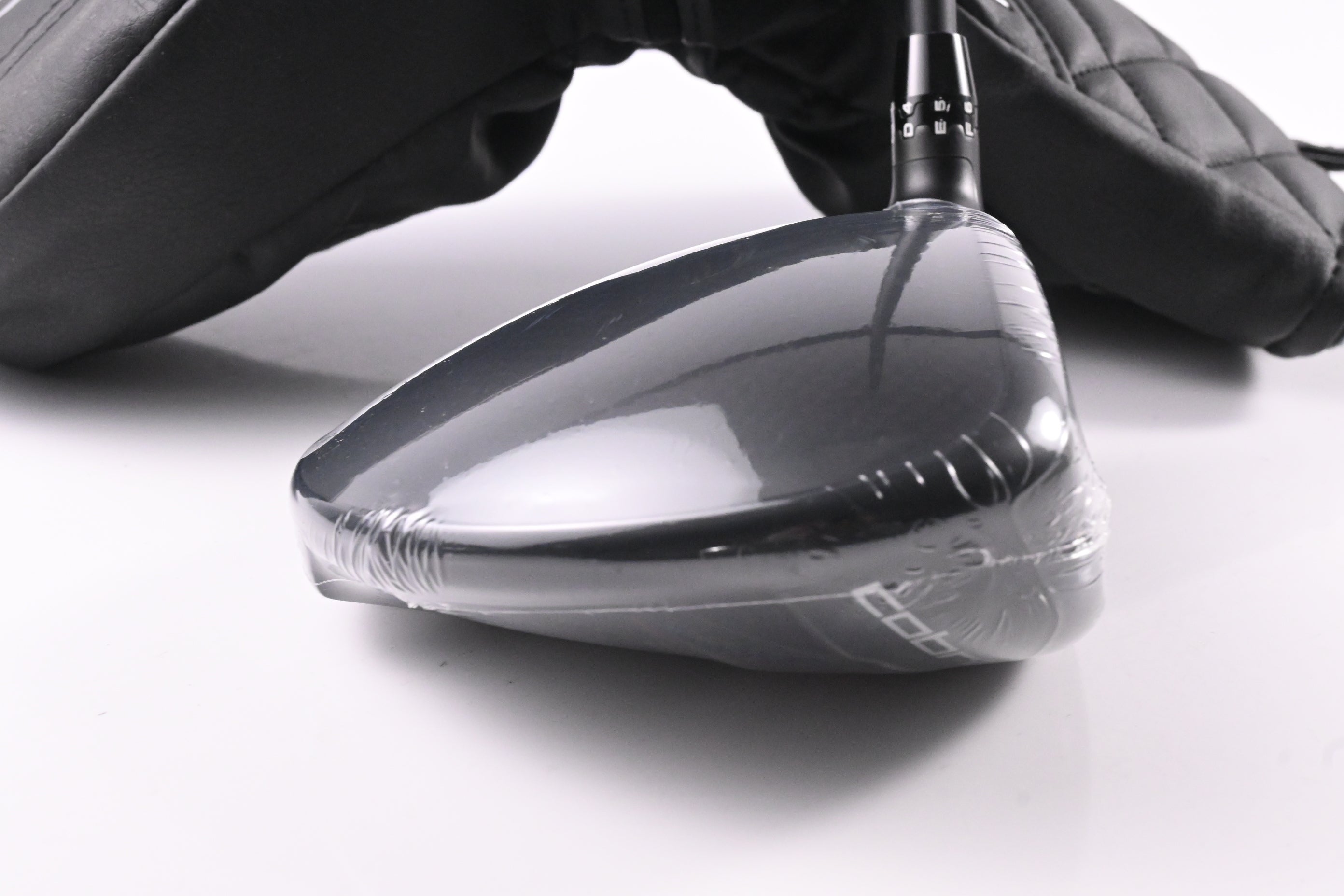 Cobra DS-Adapt MAX-D Driver / 10.5 Degree / Regular Flex Vanquish 4 Shaft