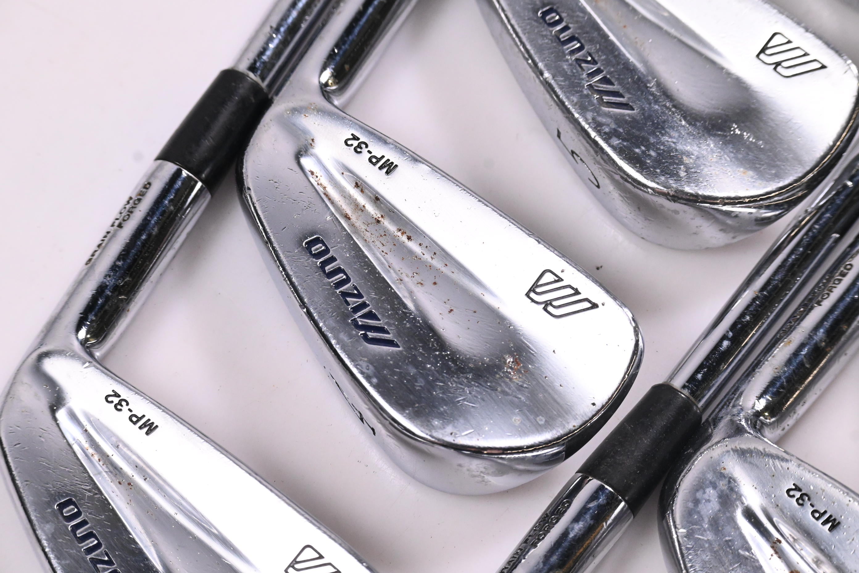 Mizuno MP-32 Irons / 3-PW / Stiff Flex Dynamic Gold S300 Shafts