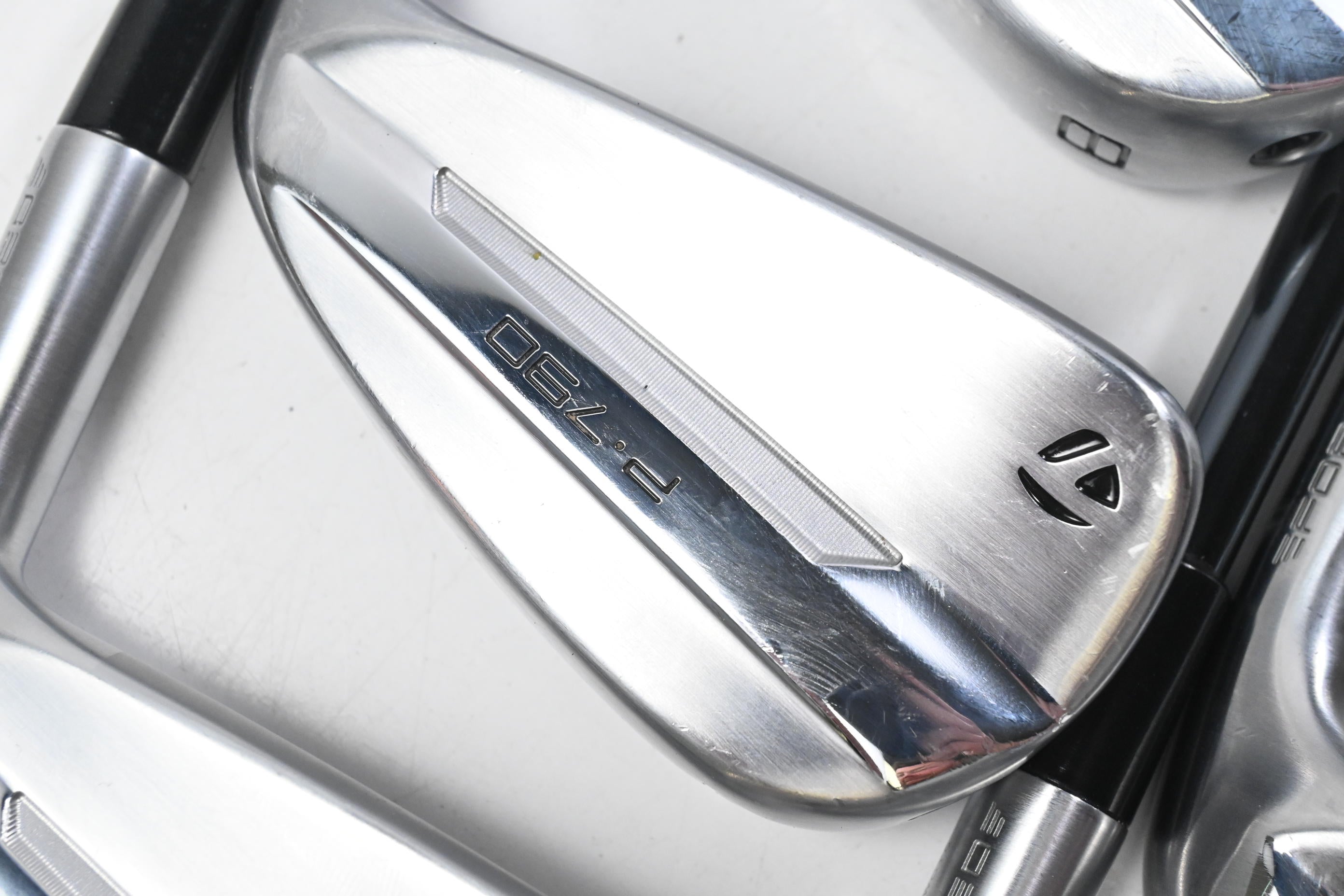 Taylormade P790 2025 Irons / 6-PW+GW / Regular Flex UST Recoil Dart 90 Shafts