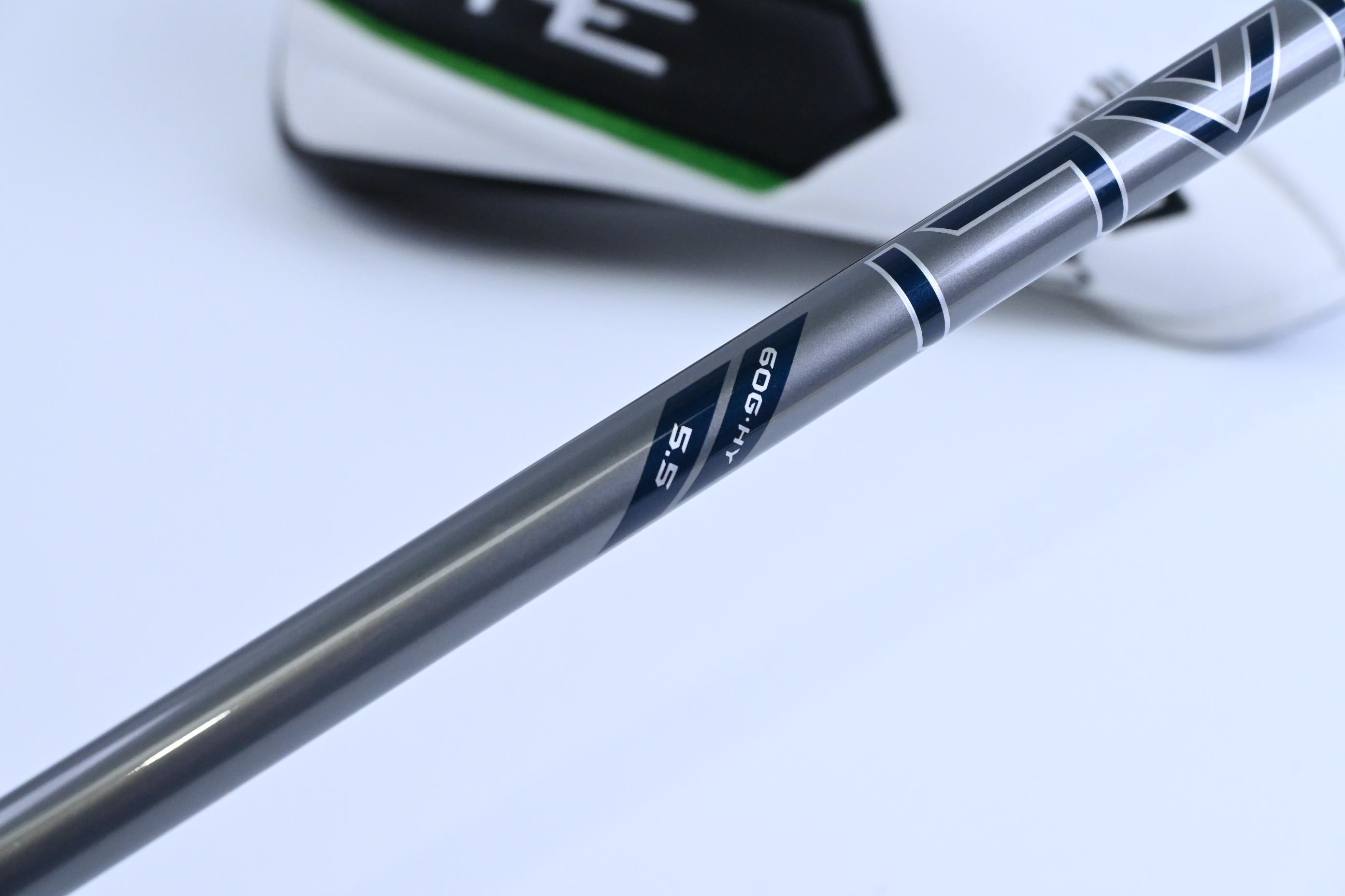 Callaway Elyte #4 Hybrid / 22 Degree / Regular Flex Denali Charcoal 60 Shaft