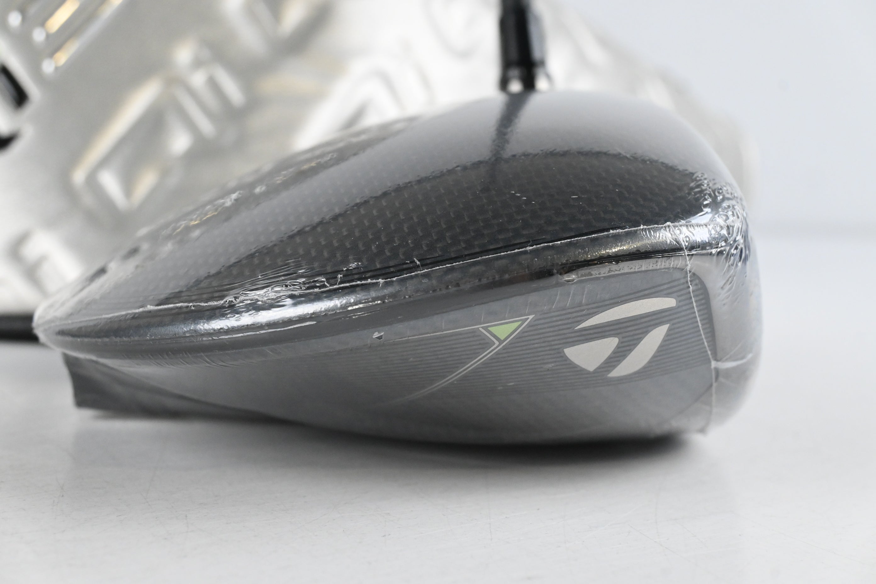 Taylormade Qi35 Driver / 12 Degree / Regular Flex Project Cypher 2.0 50