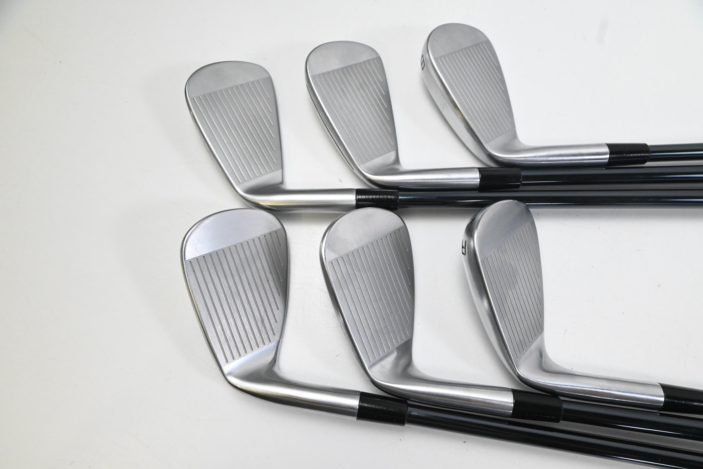 Taylormade P790 2025 Irons / 6-PW+GW / Regular Flex UST Recoil Dart 90 Shafts