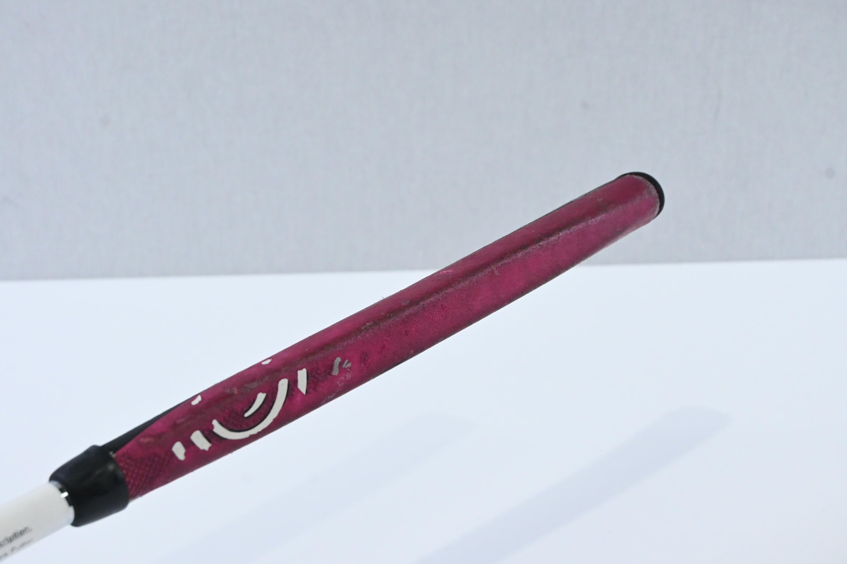 Ladies Odyssey Divine Pink Rossie Putter / 33 Inch