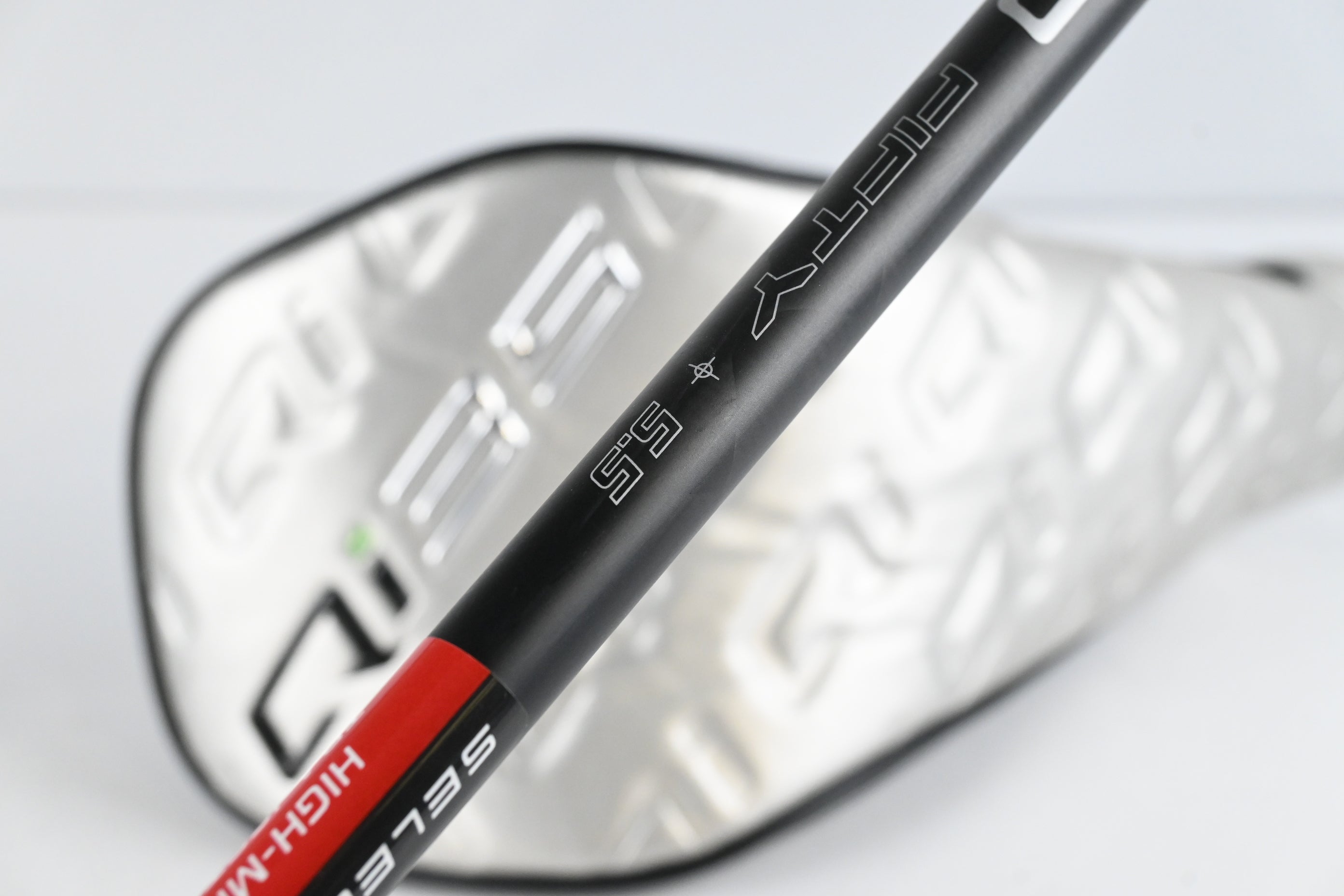 Taylormade Qi35 Driver / 12 Degree / Regular Flex Project Cypher 2.0 50