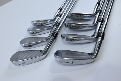 Titleist 695CB Irons / 3-PW / Regular Flex Dynamic Gold R300 Shafts