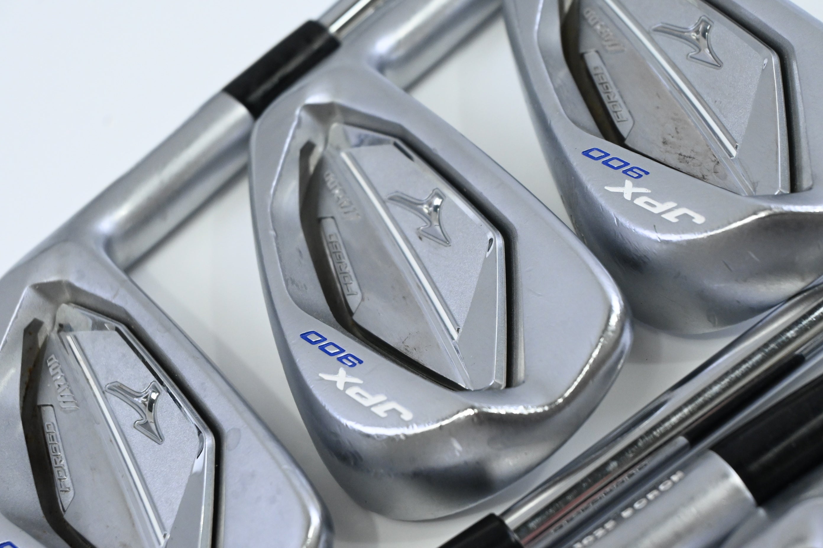 Mizuno JPX 900 Forged Irons / 4-PW / Regular Plus Flex Project X Rifle Shafts