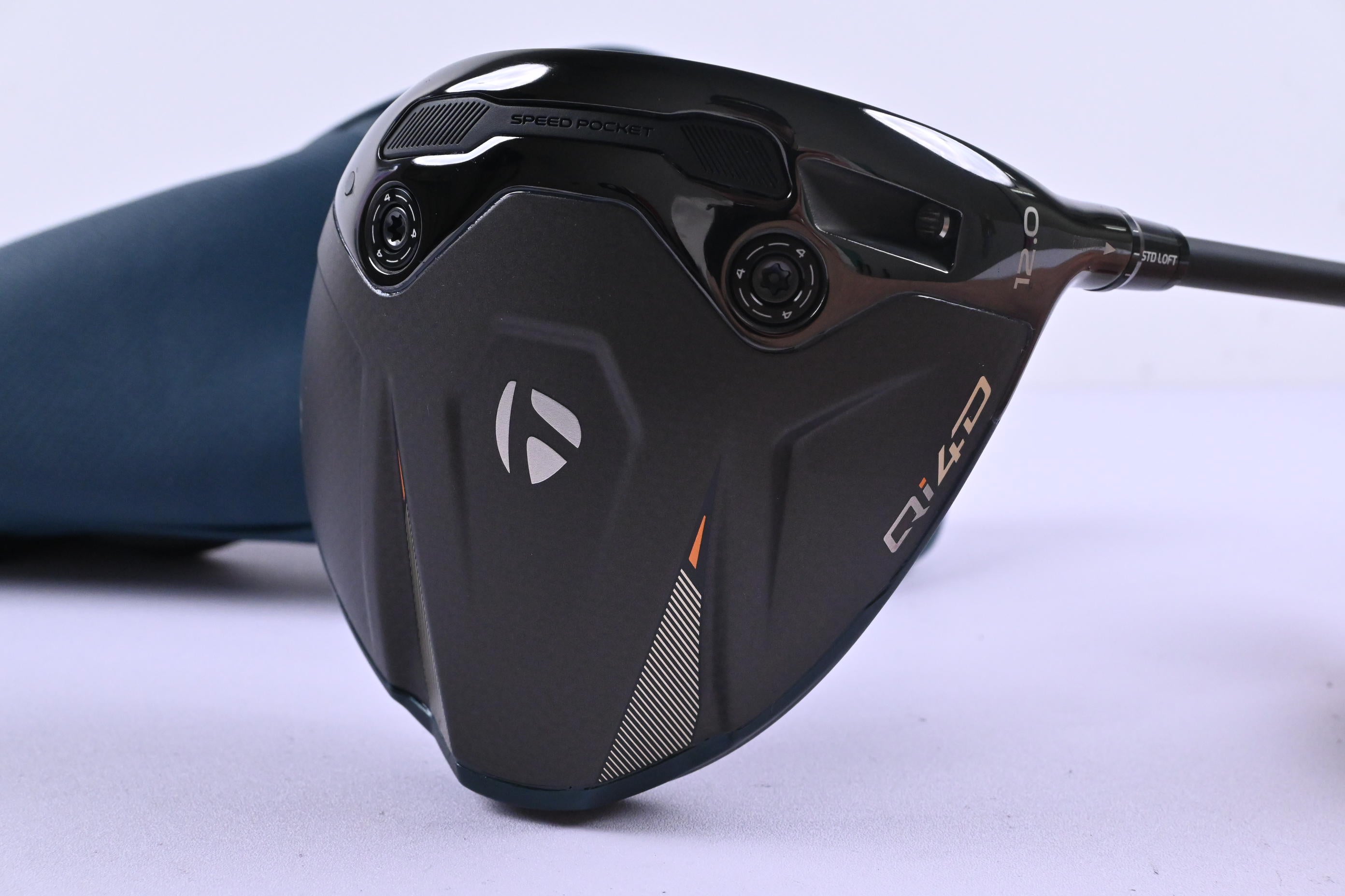 Taylormade Qi4D Driver / 12 Degree / Regular Flex Taylormade REAX 50 Shaft
