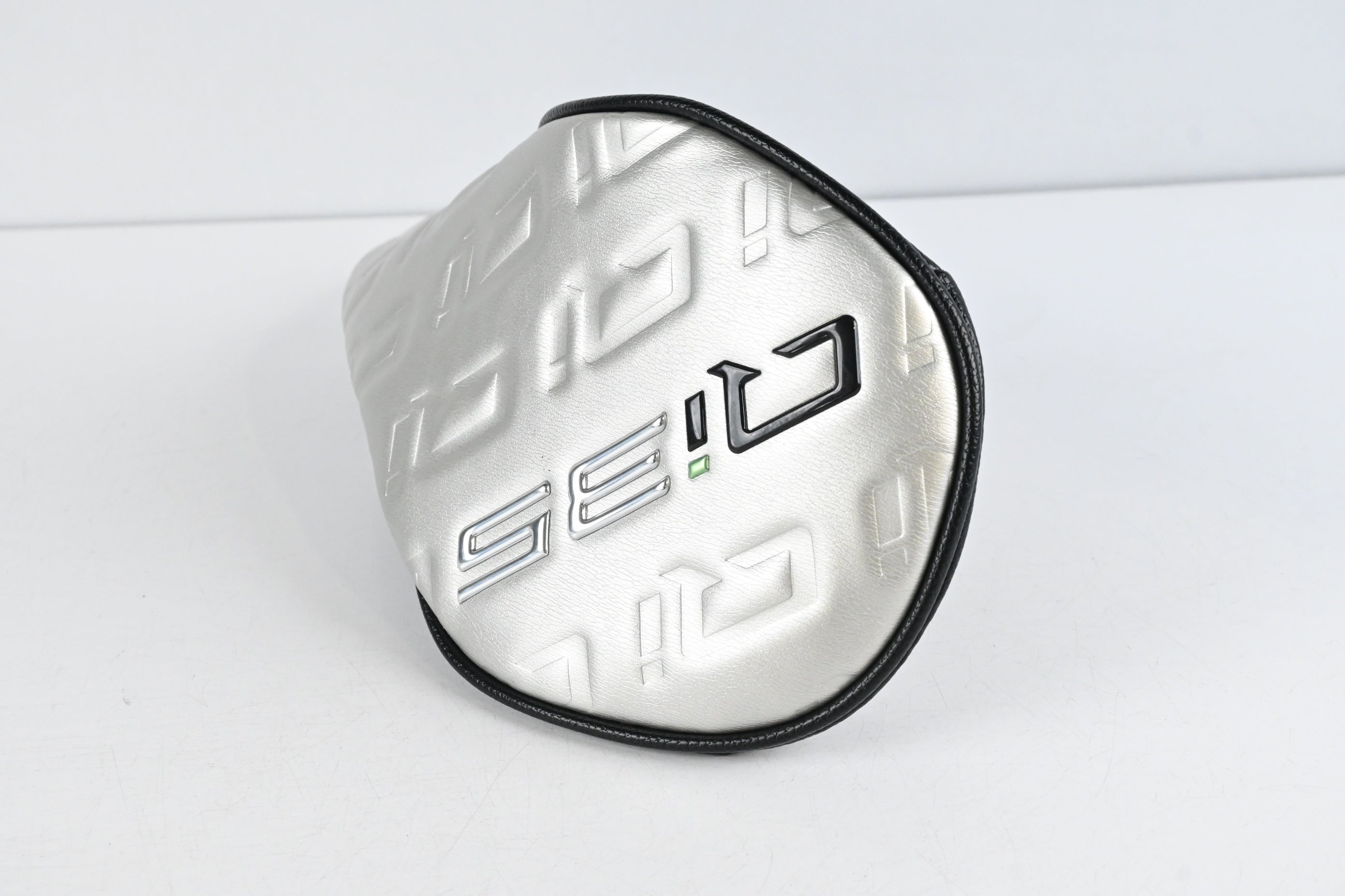 Left Hand Taylormade Qi35 Driver / 9 Degree / Regular Flex Vanquish 5 Shaft